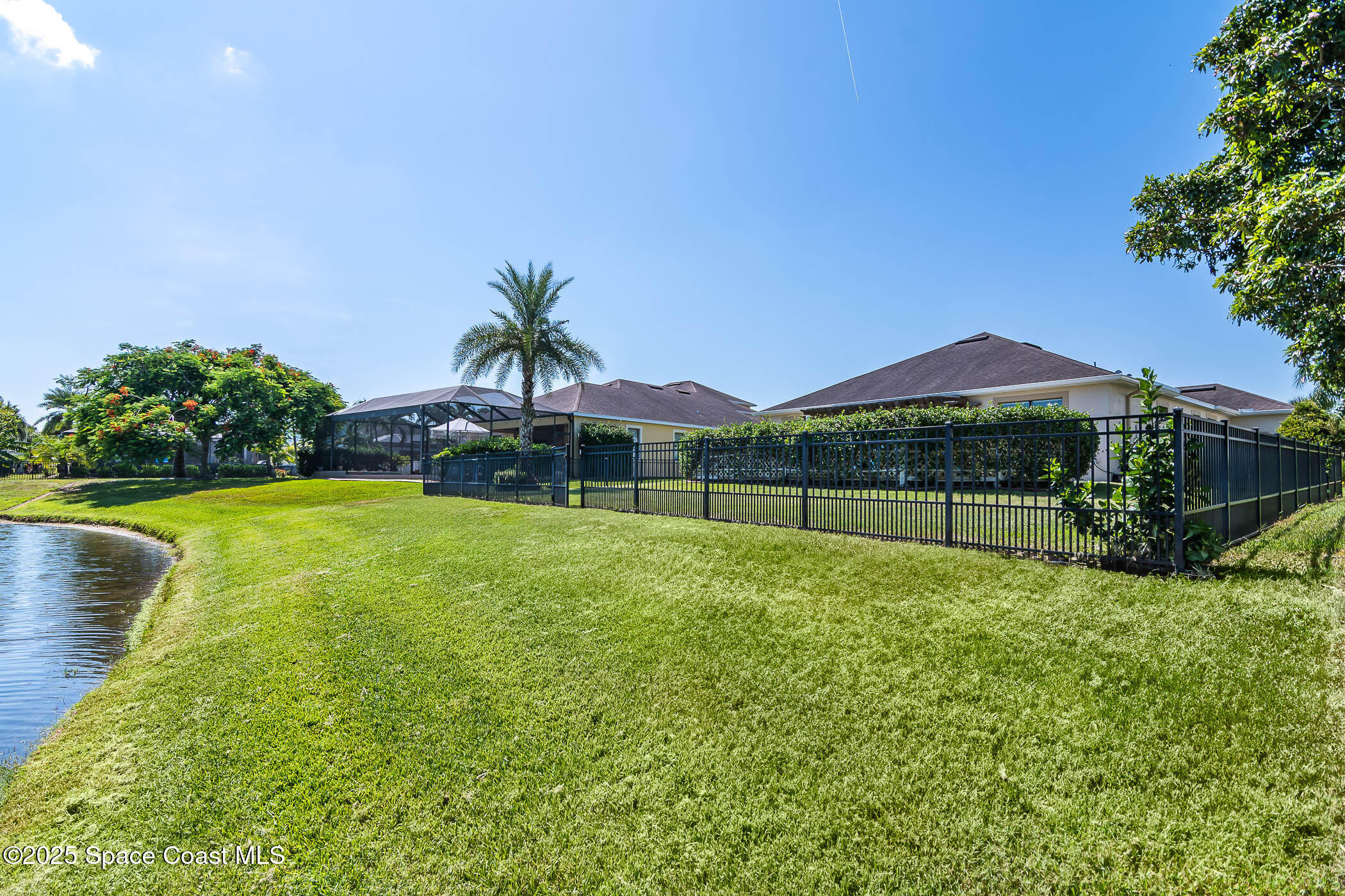 8553 Drayton Circle