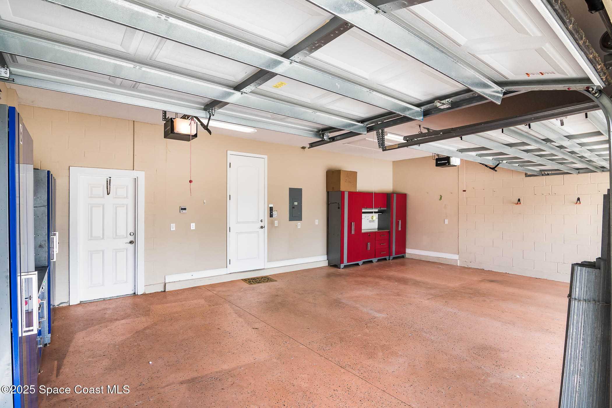 8553 Drayton Circle