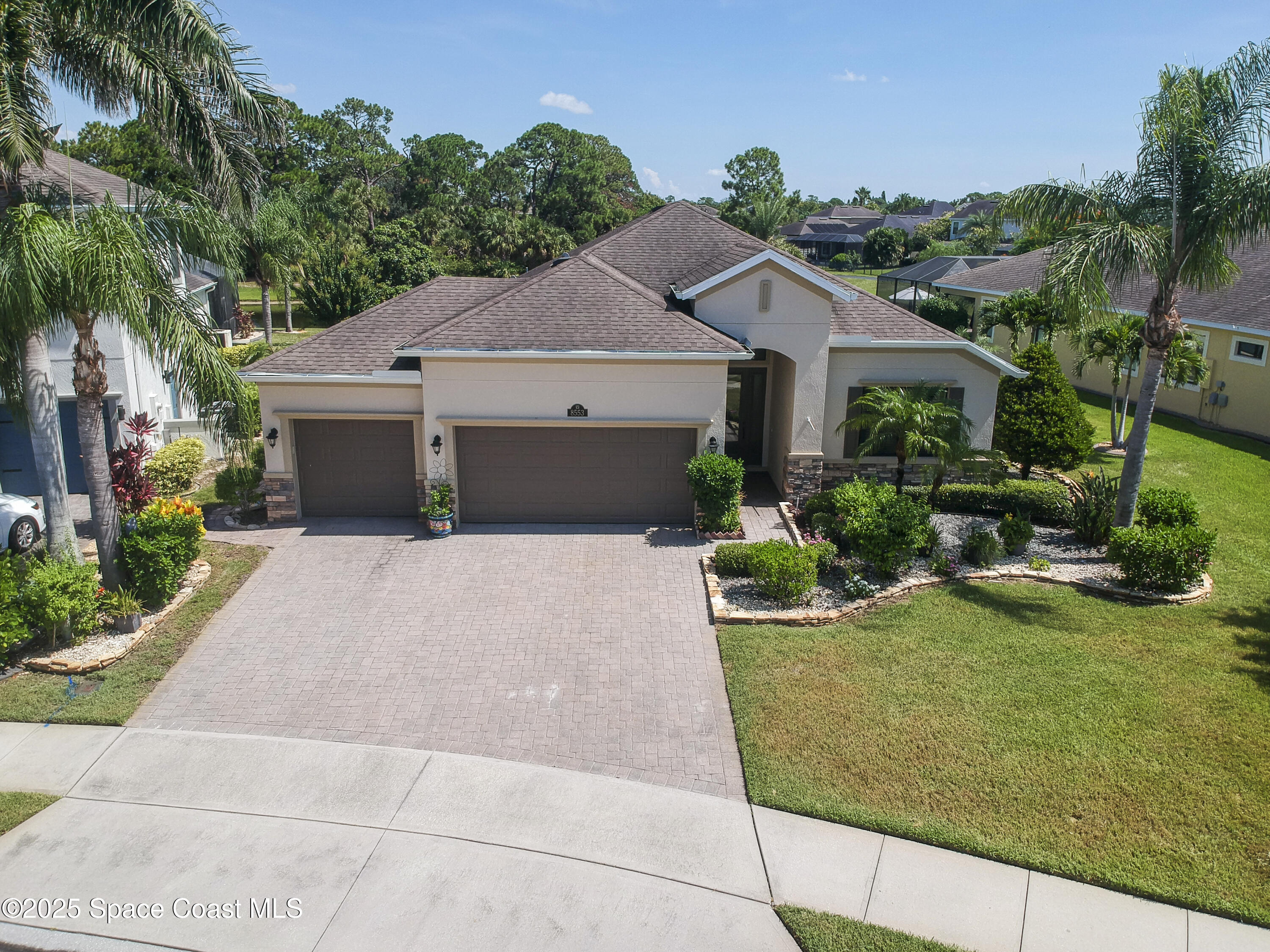 8553 Drayton Circle