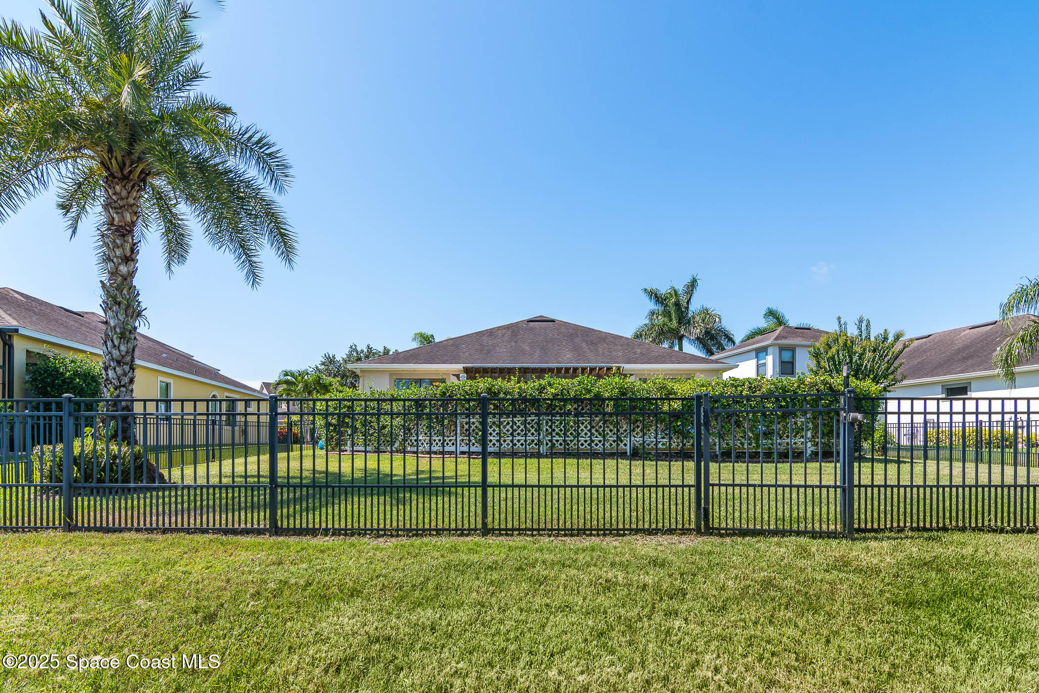 8553 Drayton Circle