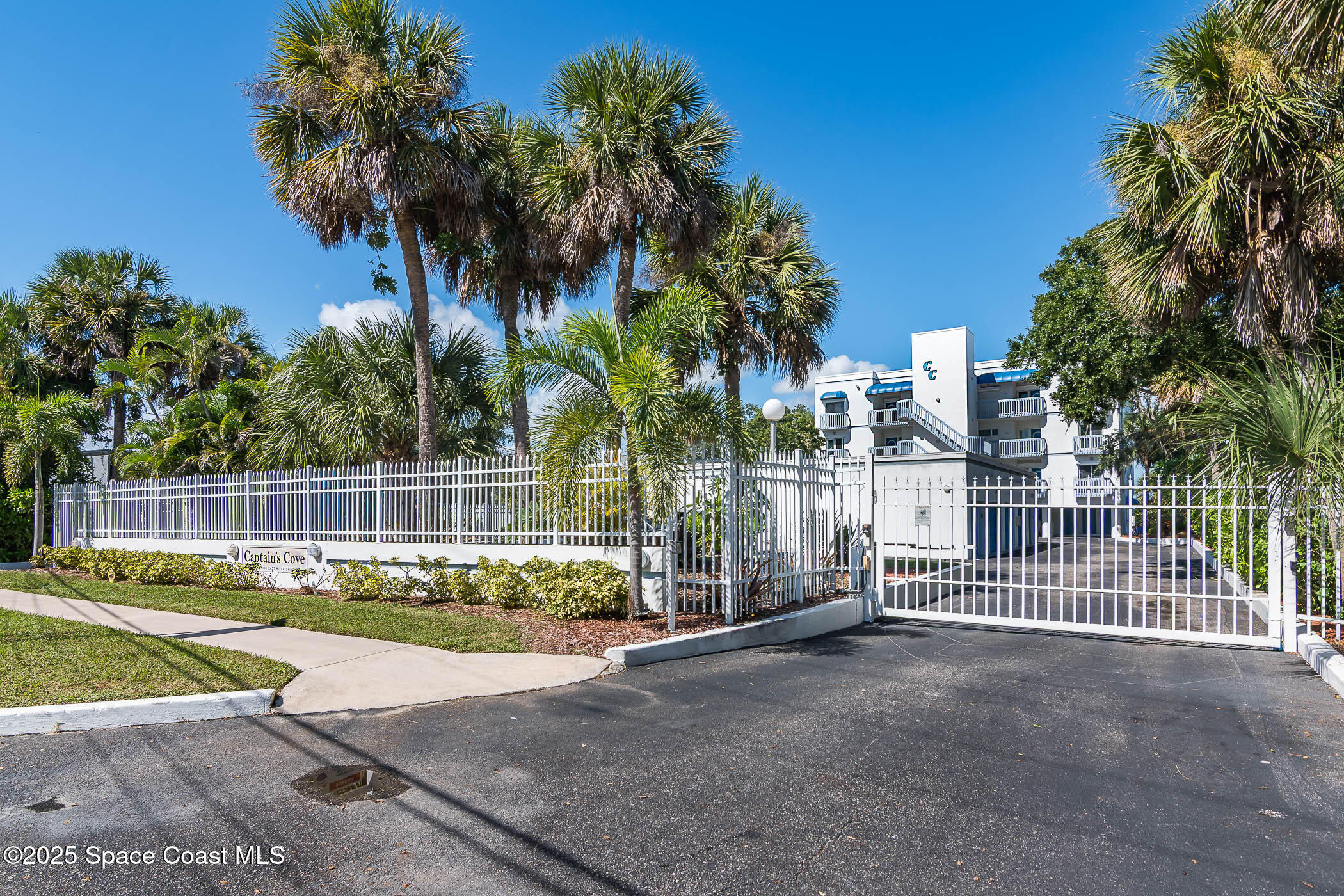 1208 River Drive, 401, Melbourne Unit: 401