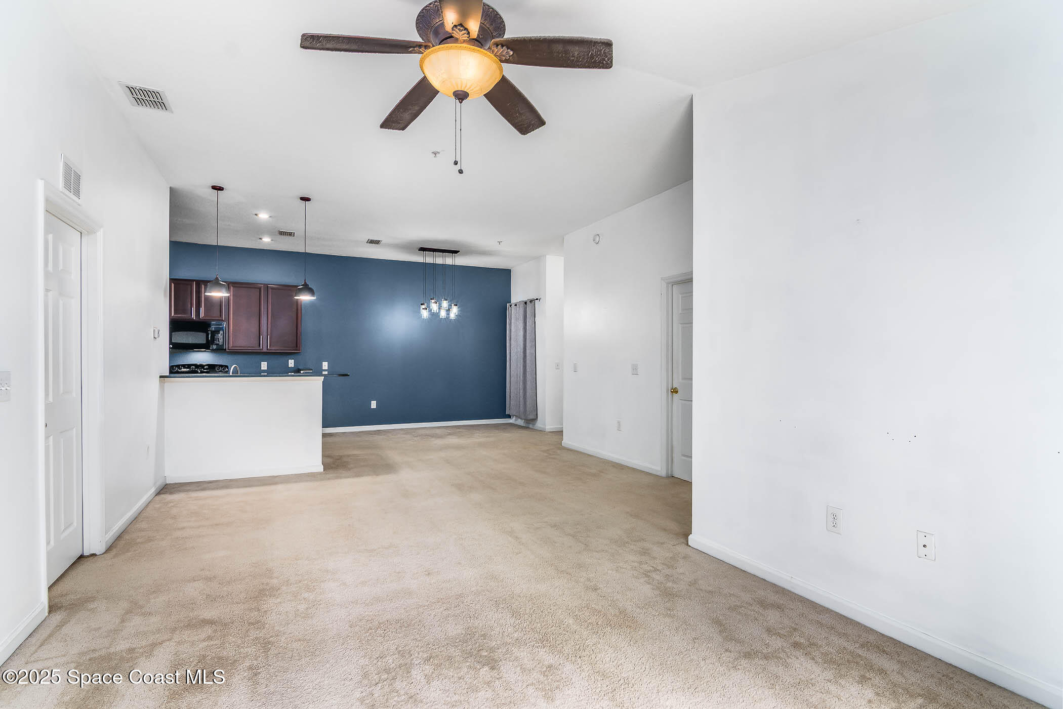 4047 Meander Place 206