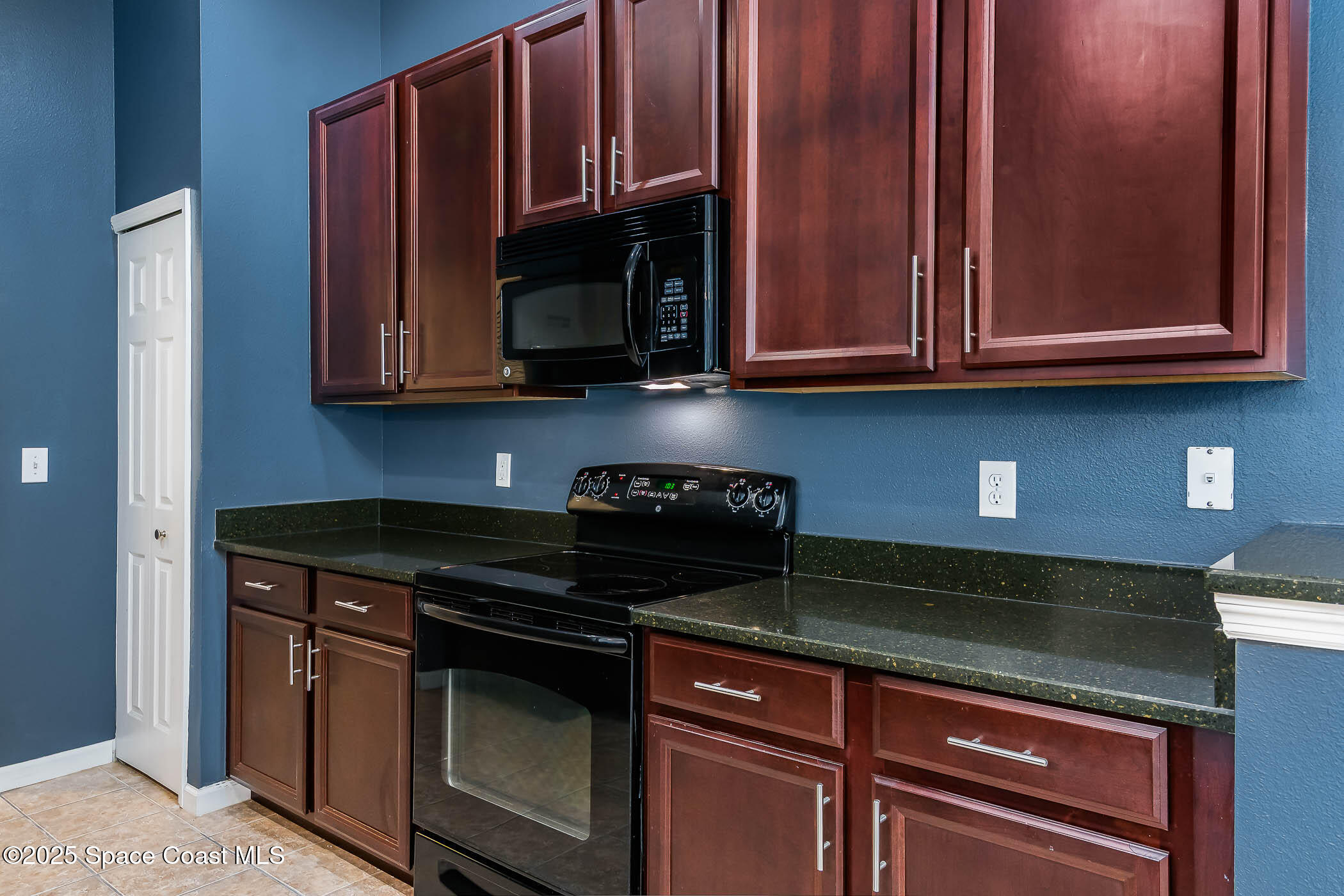 4047 Meander Place 206