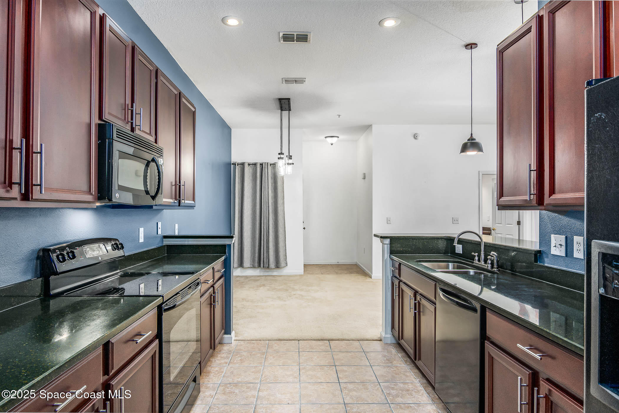 4047 Meander Place 206