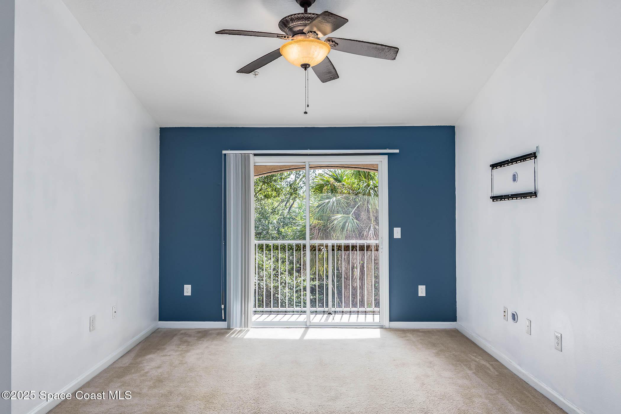 4047 Meander Place 206