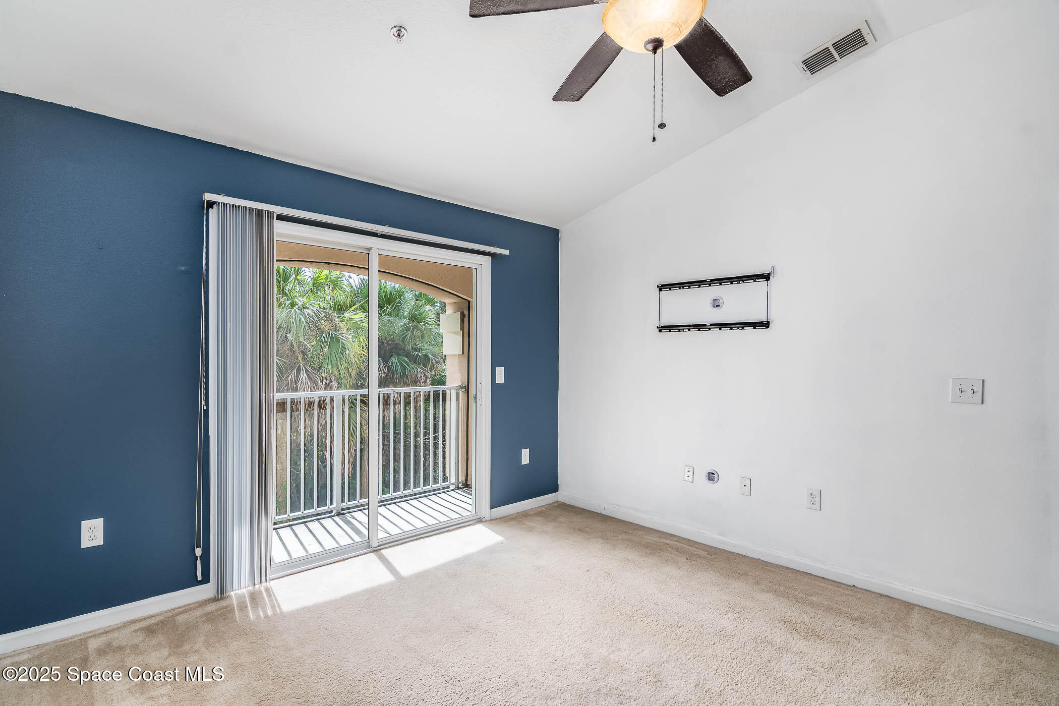 4047 Meander Place 206