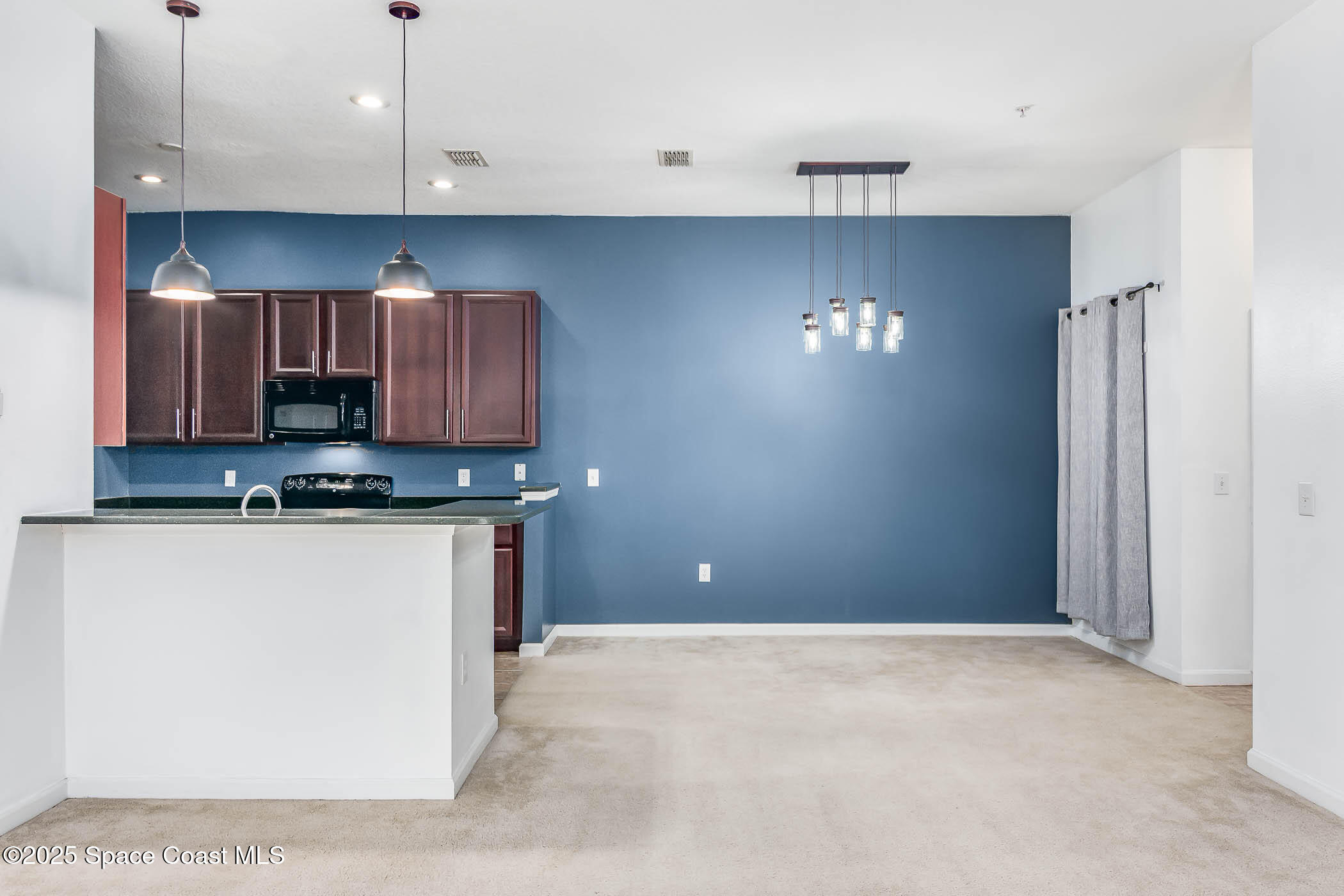 4047 Meander Place 206