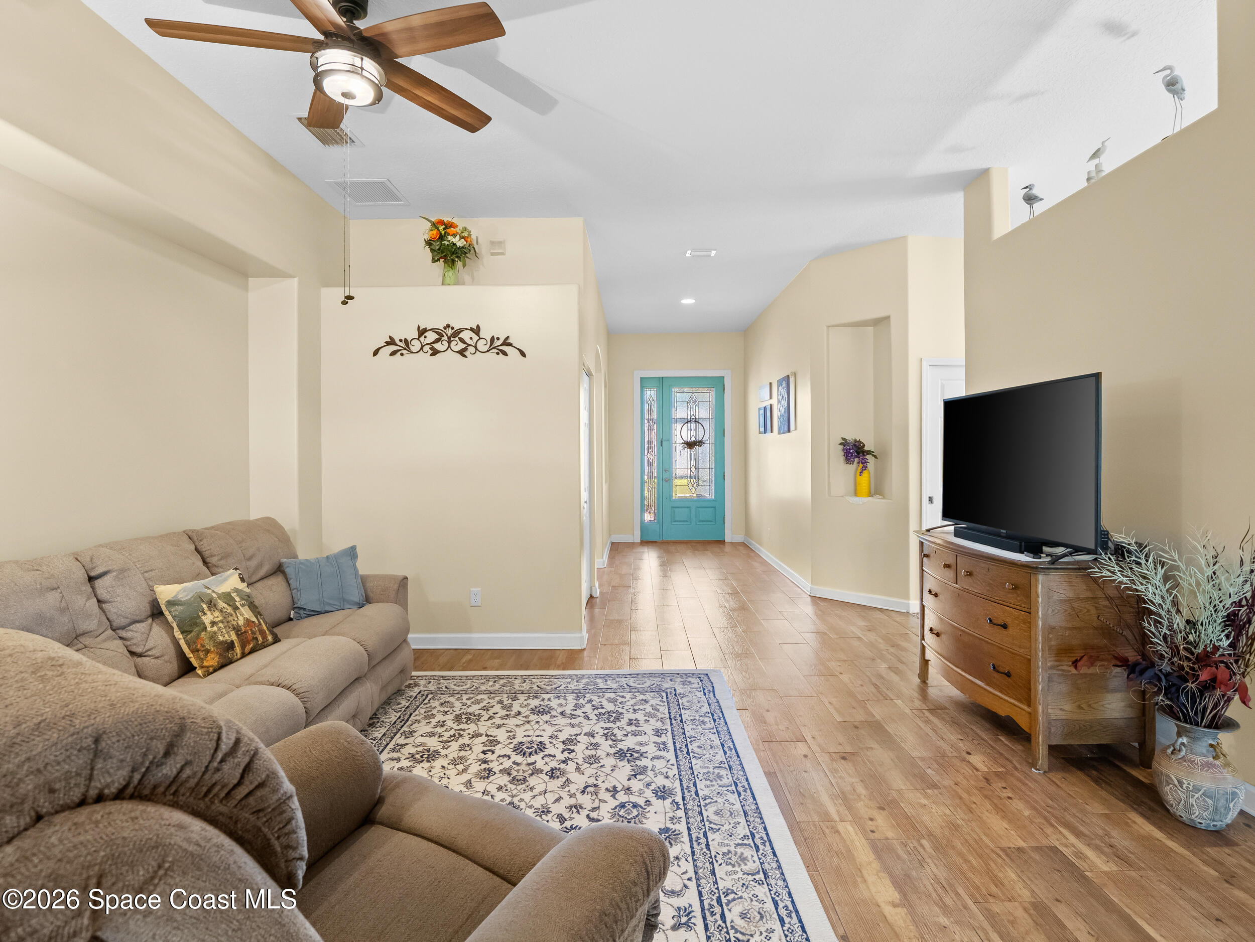 319 Gardendale Circle SE
