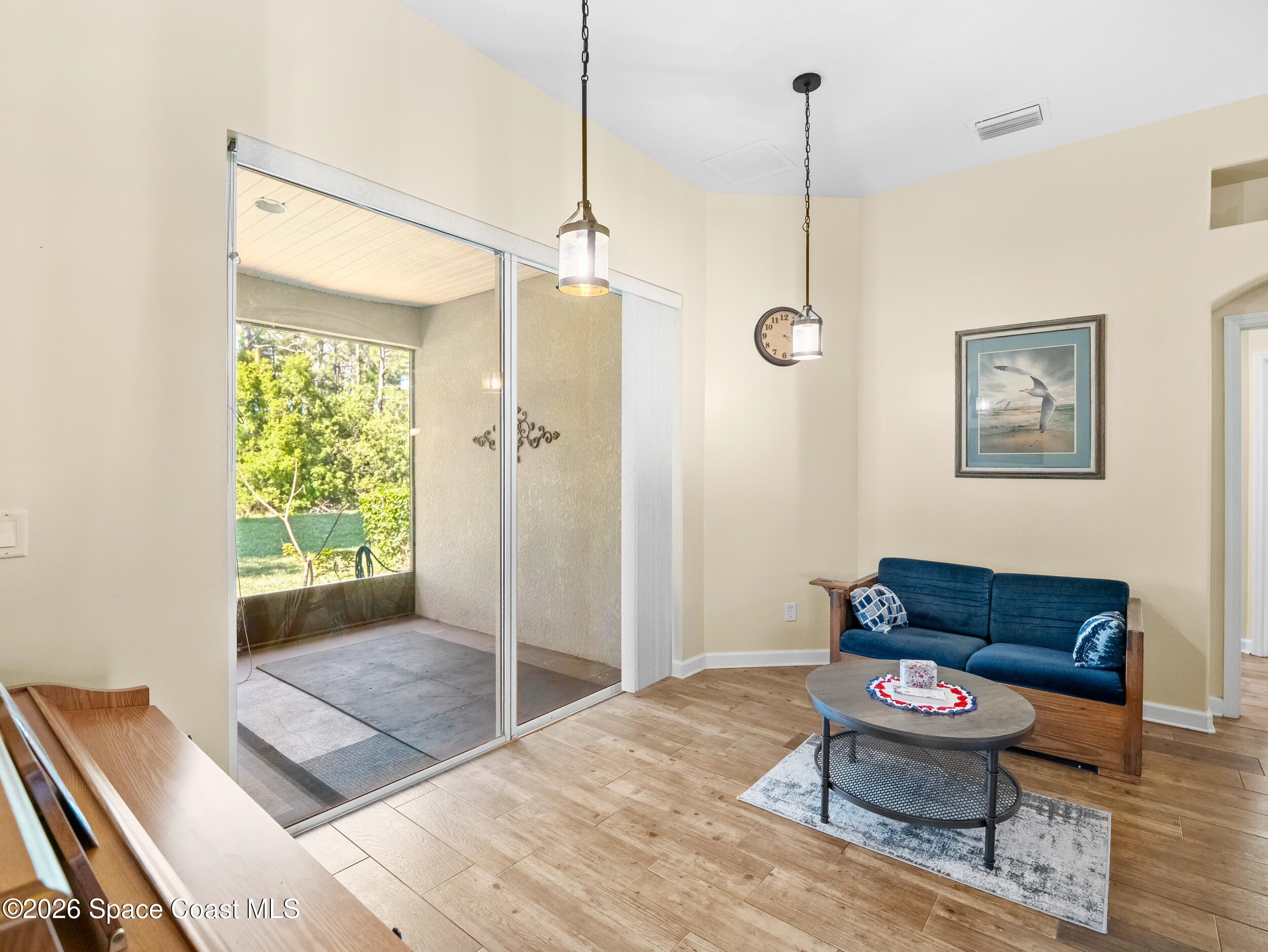 319 Gardendale Circle SE