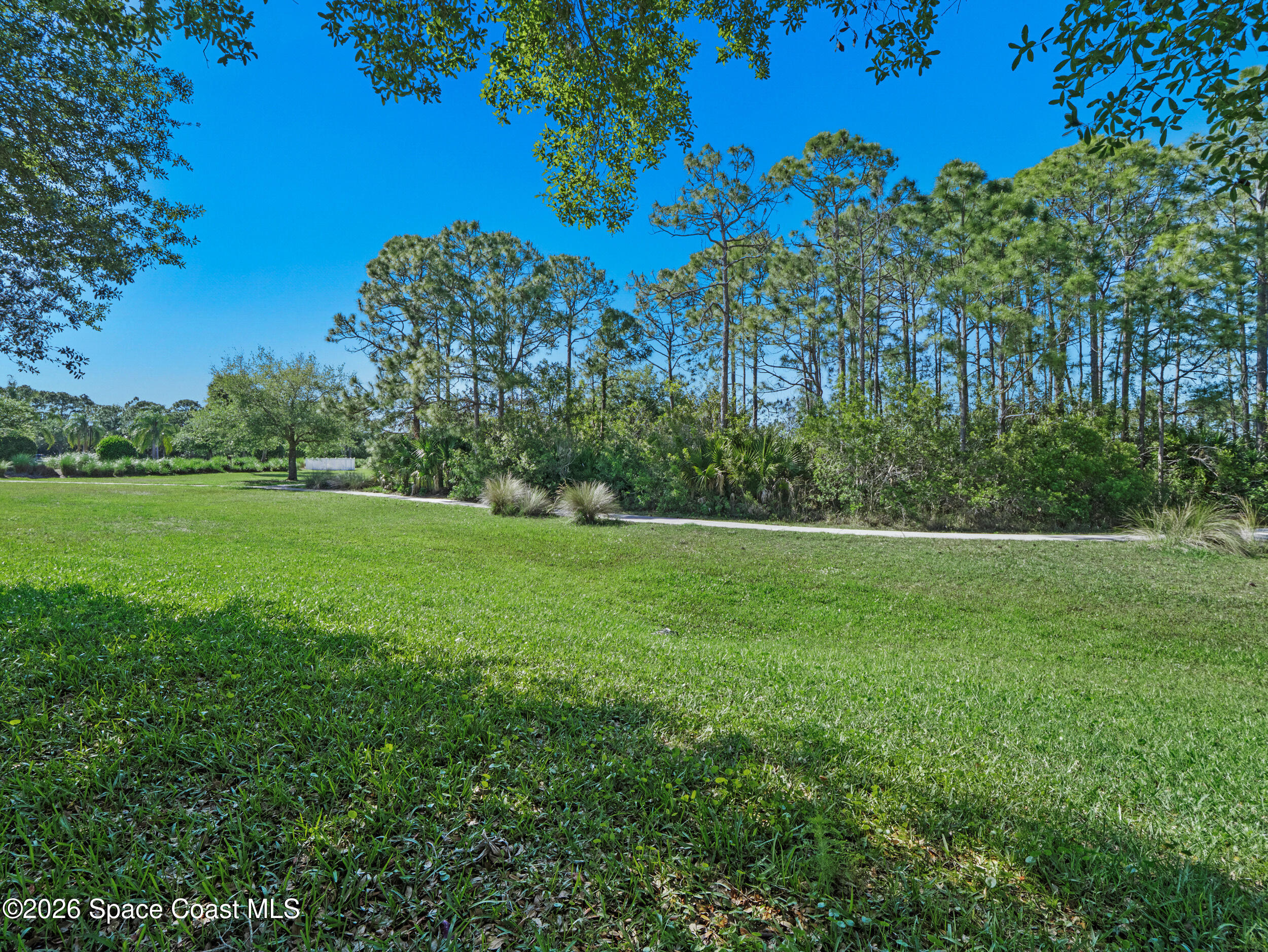 319 Gardendale Circle SE