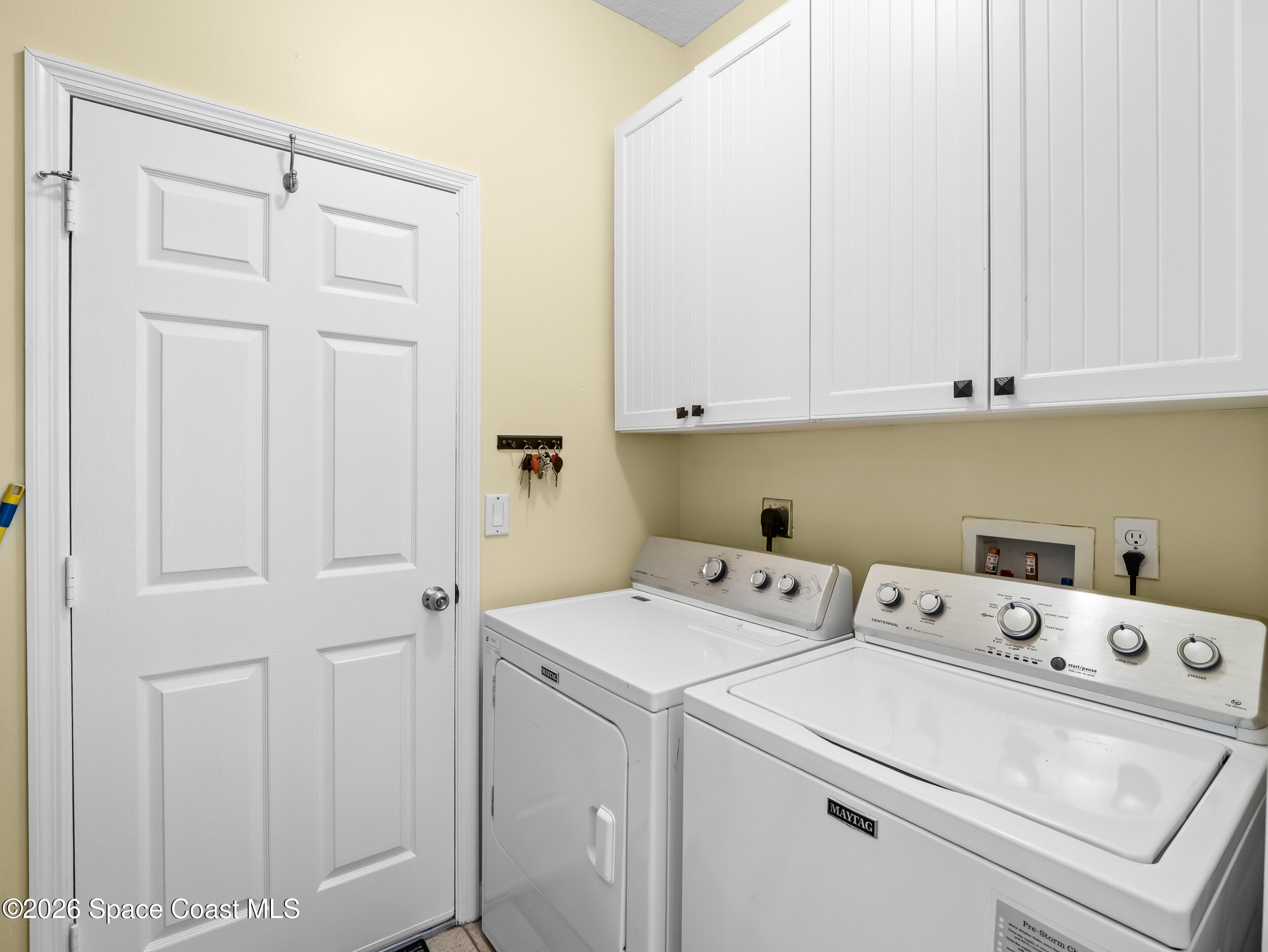 319 Gardendale Circle SE