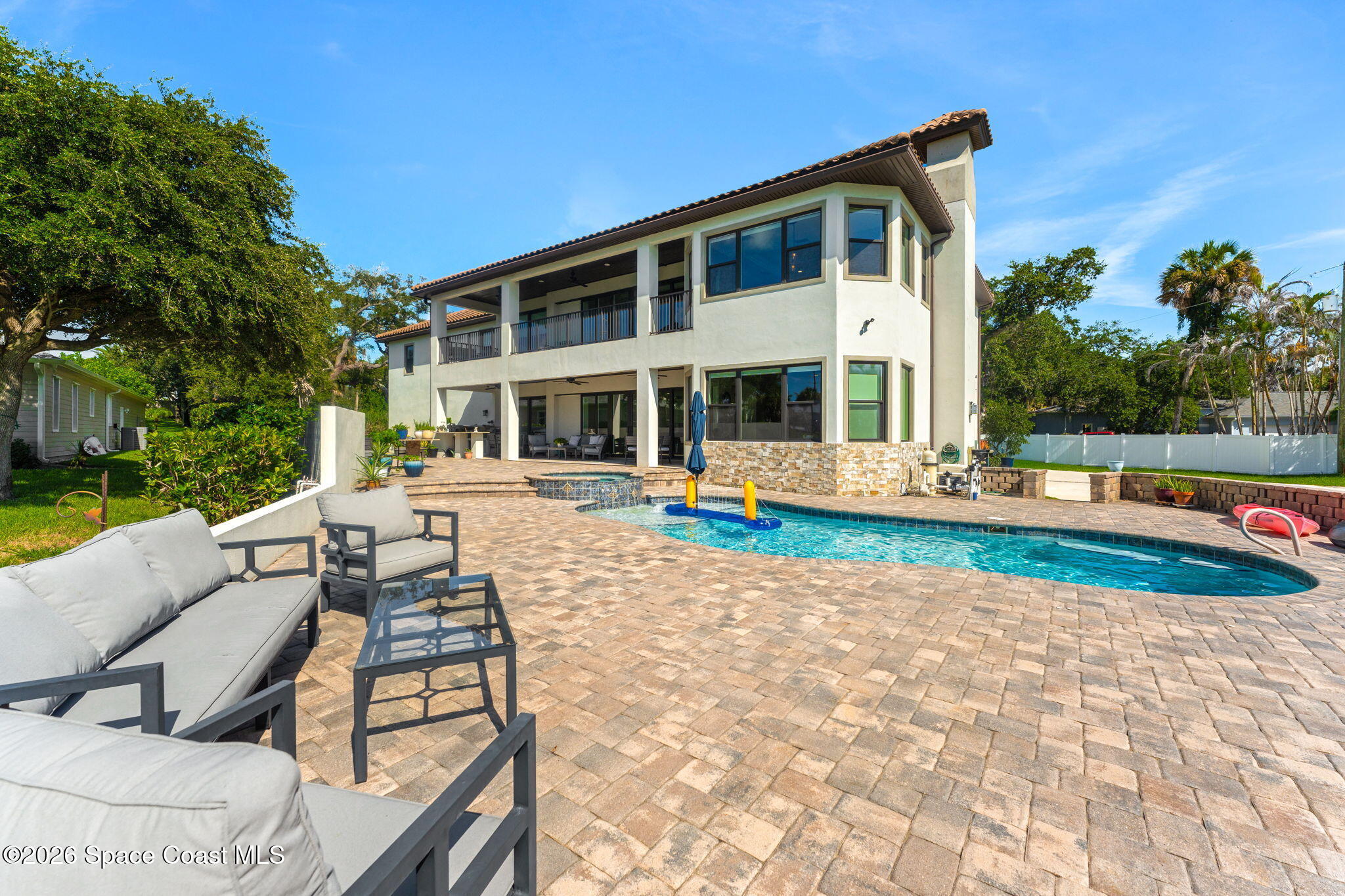 3441 N Sylvan Lane