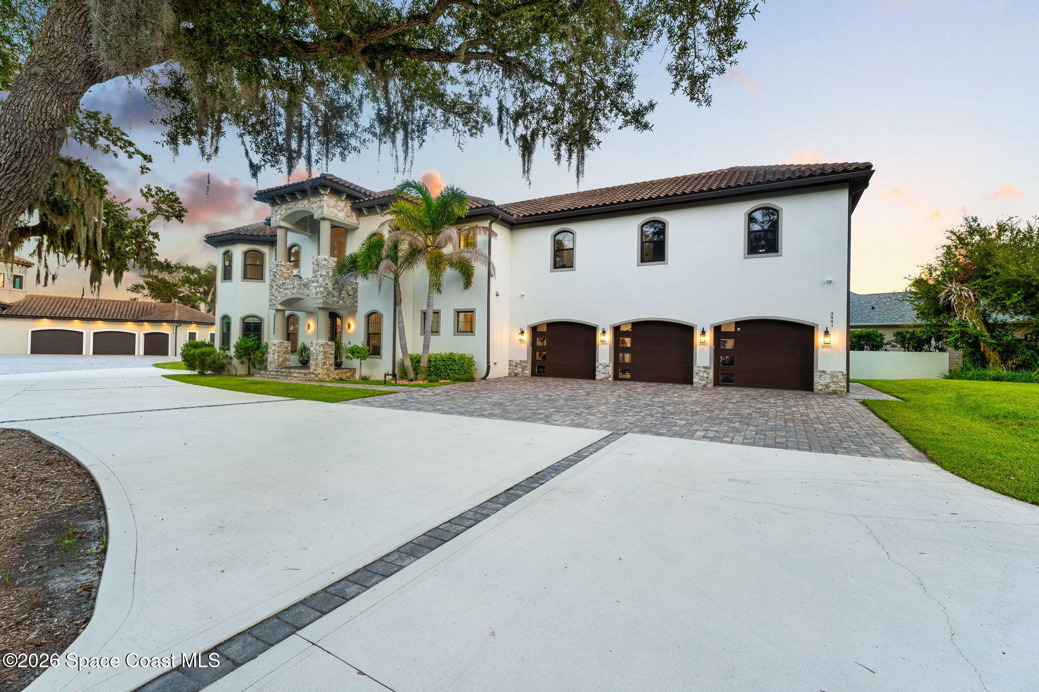 3441 N Sylvan Lane