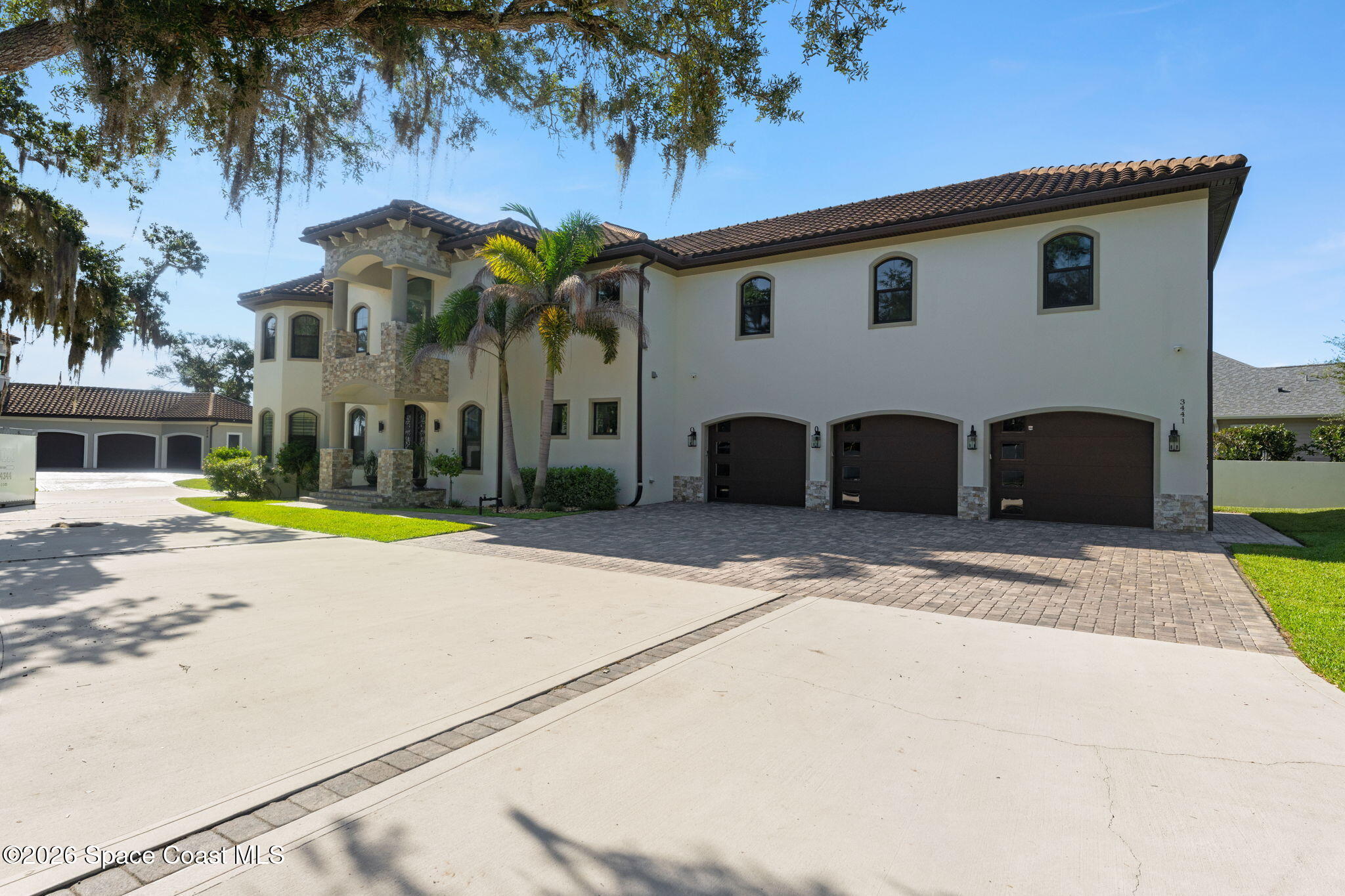 3441 N Sylvan Lane