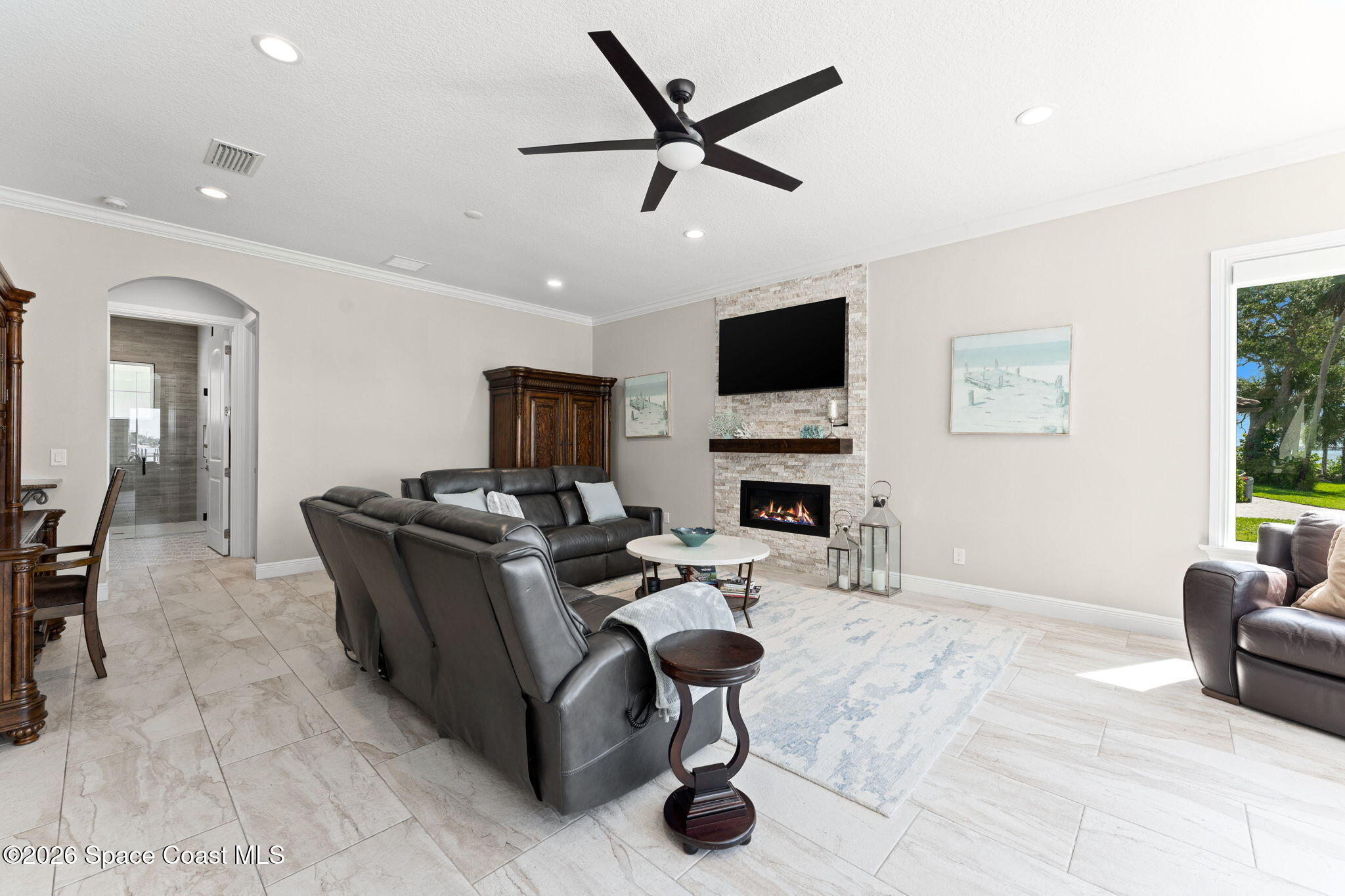 3441 N Sylvan Lane
