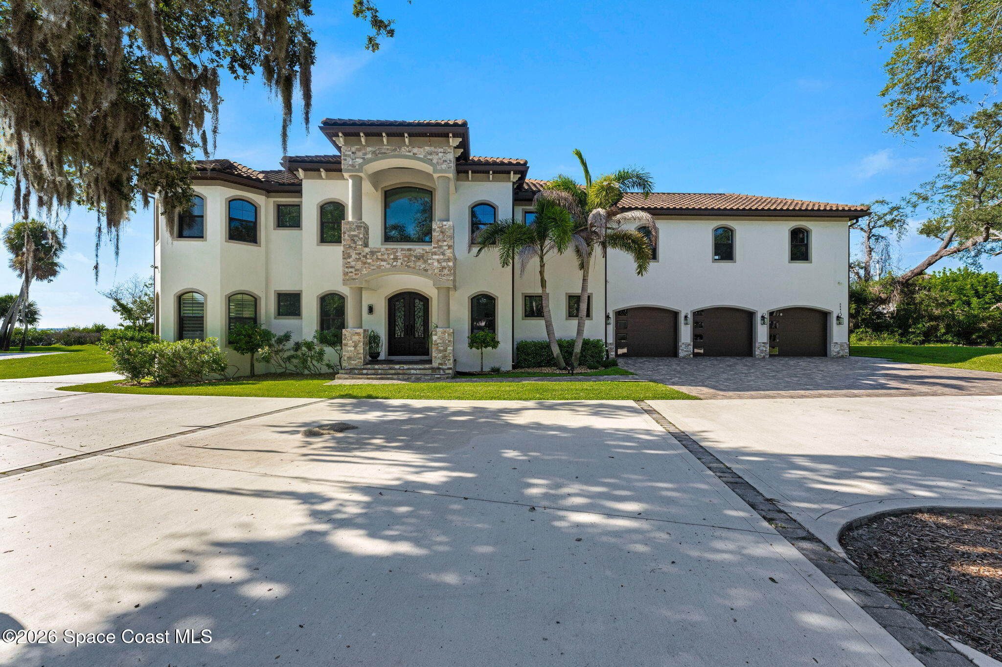 3441 N Sylvan Lane