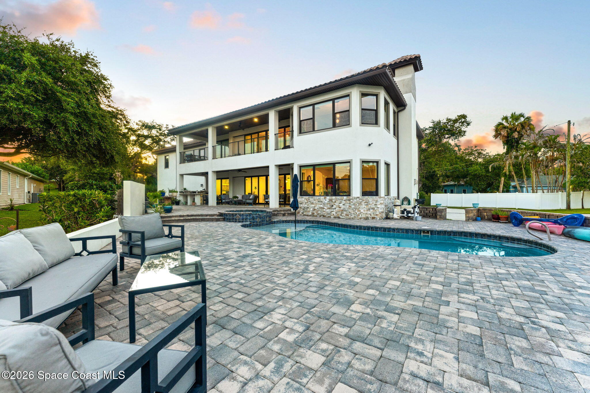3441 N Sylvan Lane