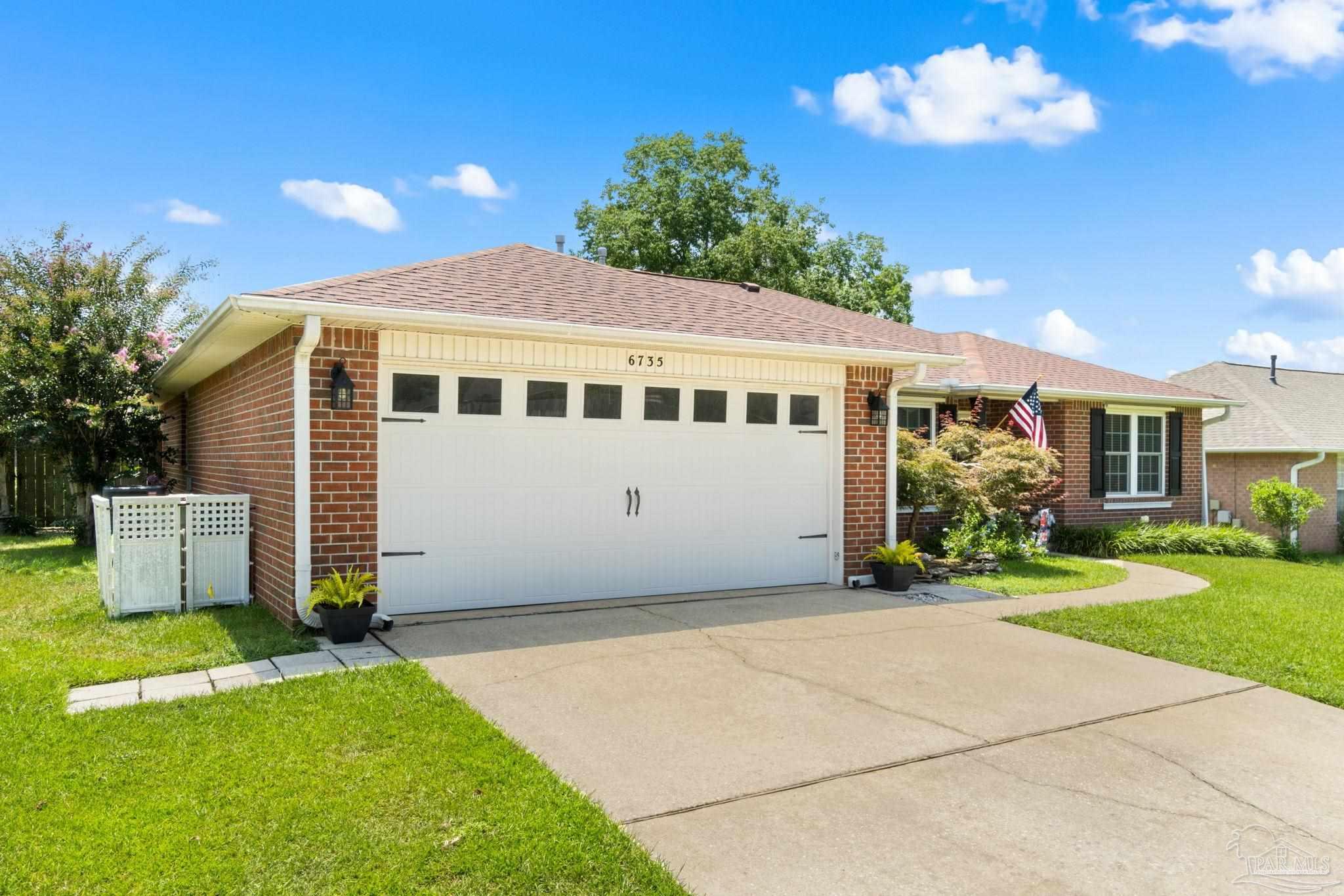 6735 Hallendale Dr