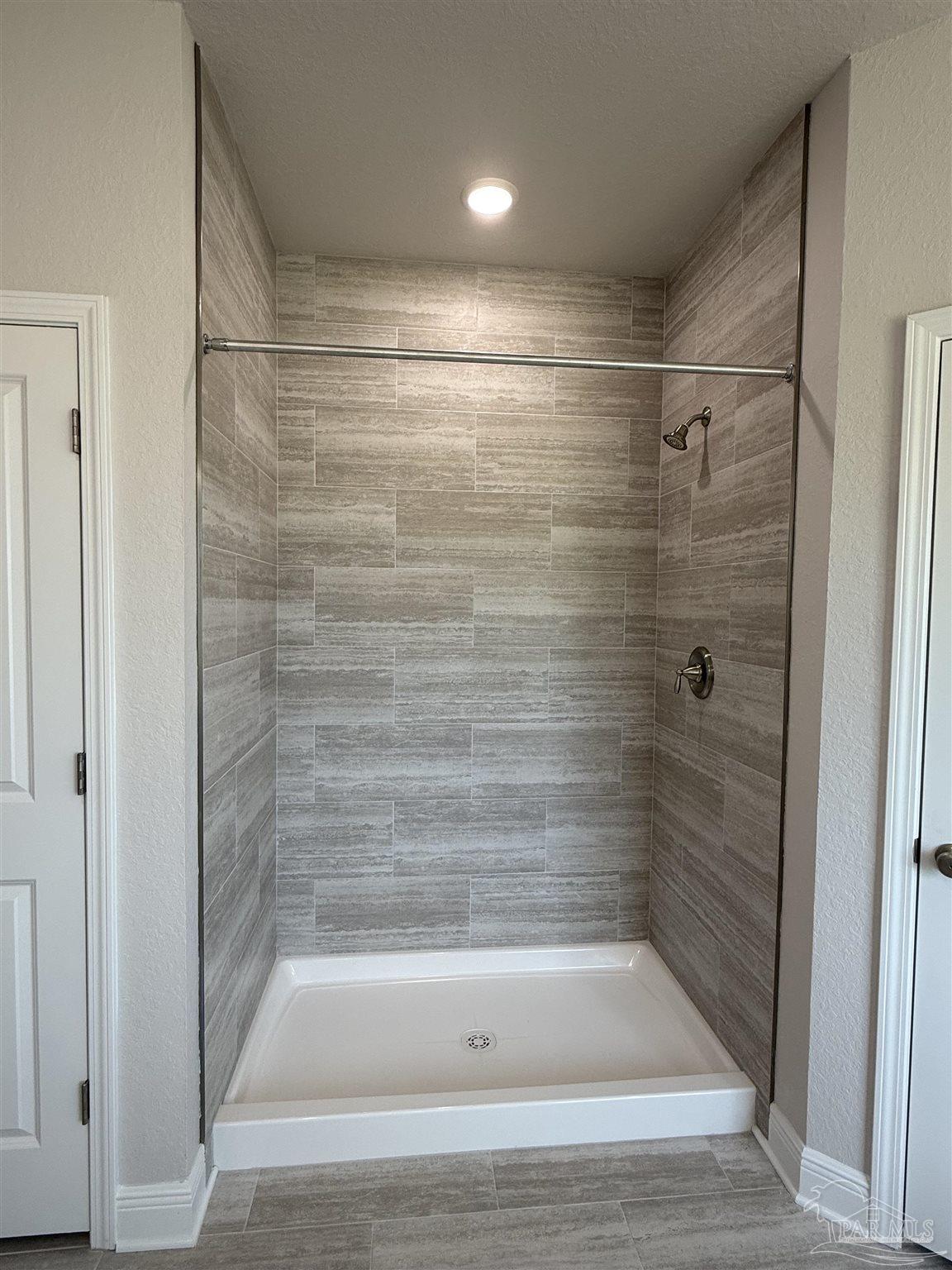 2416 Habersham Ln