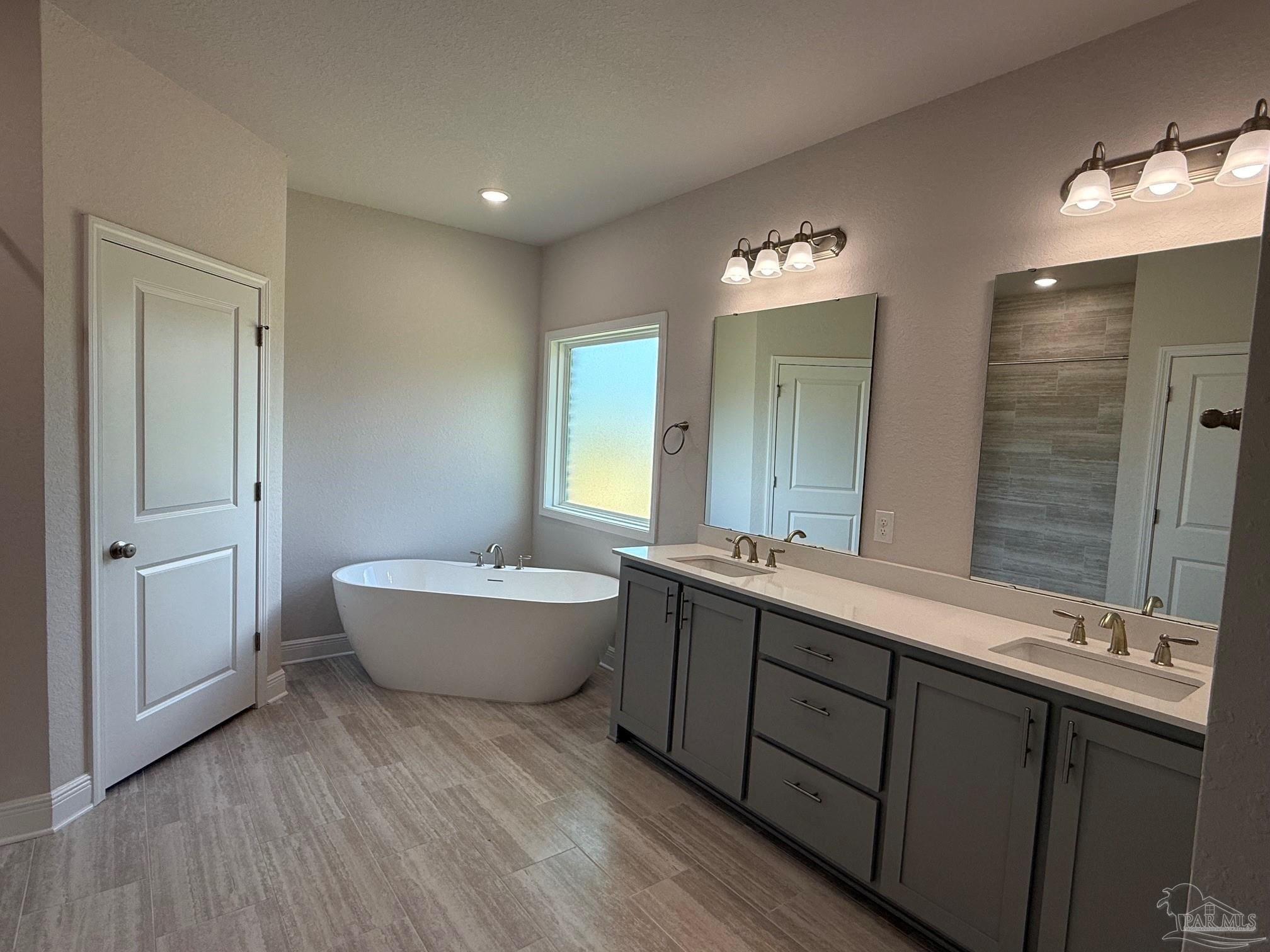 2416 Habersham Ln