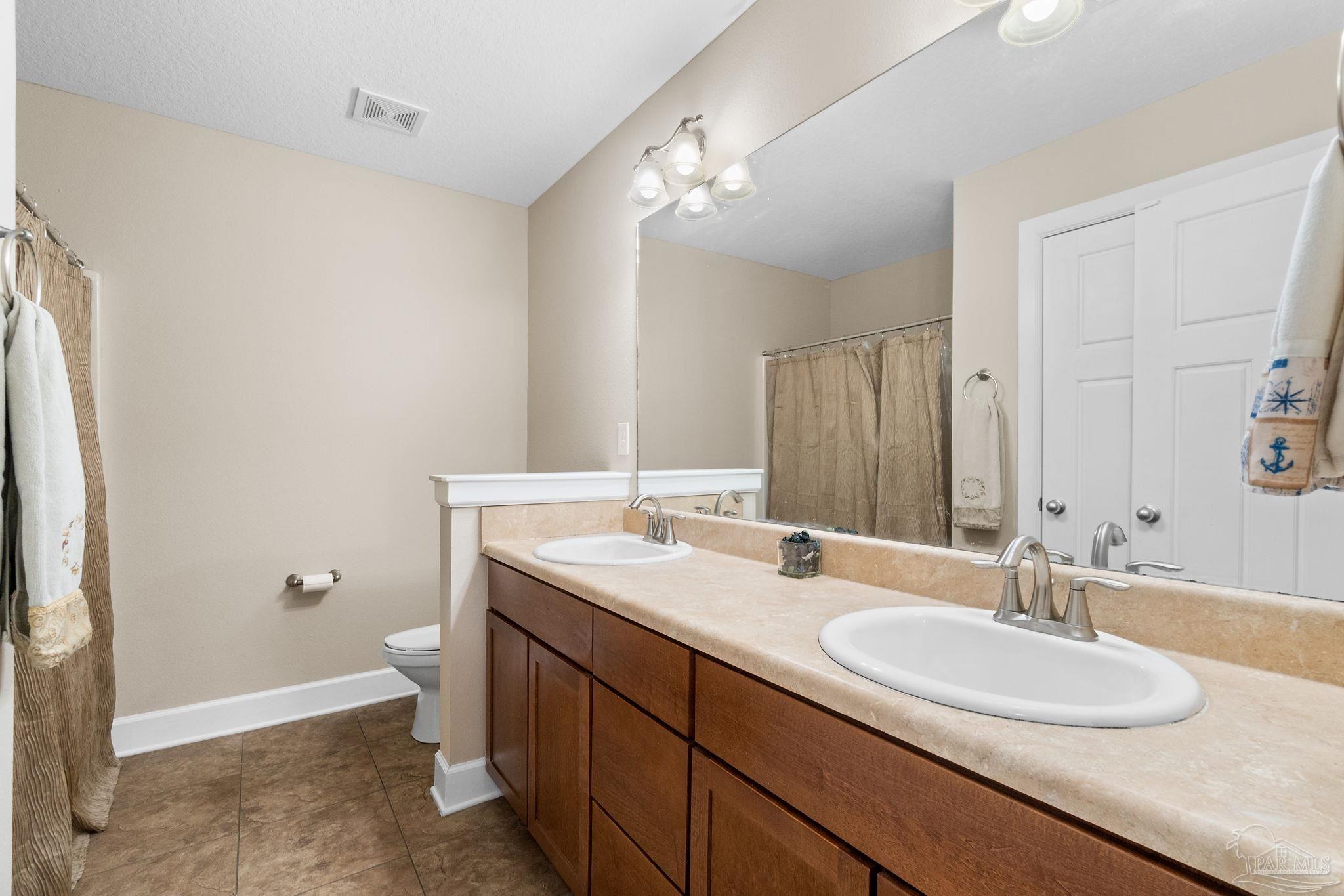 5740 Blackhorse Cir