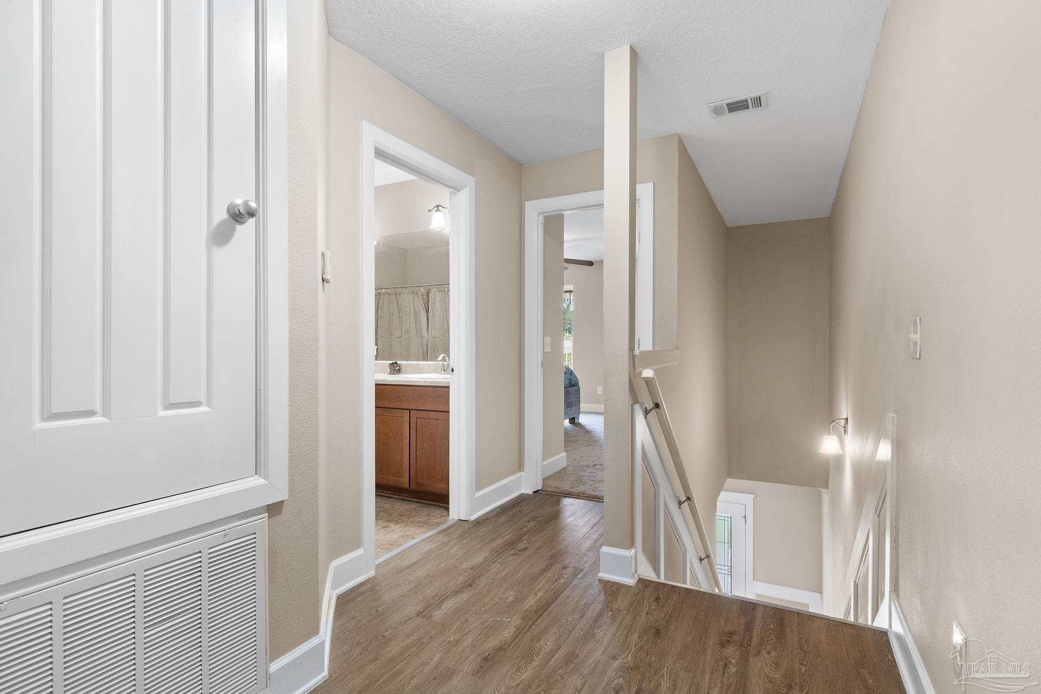5740 Blackhorse Cir