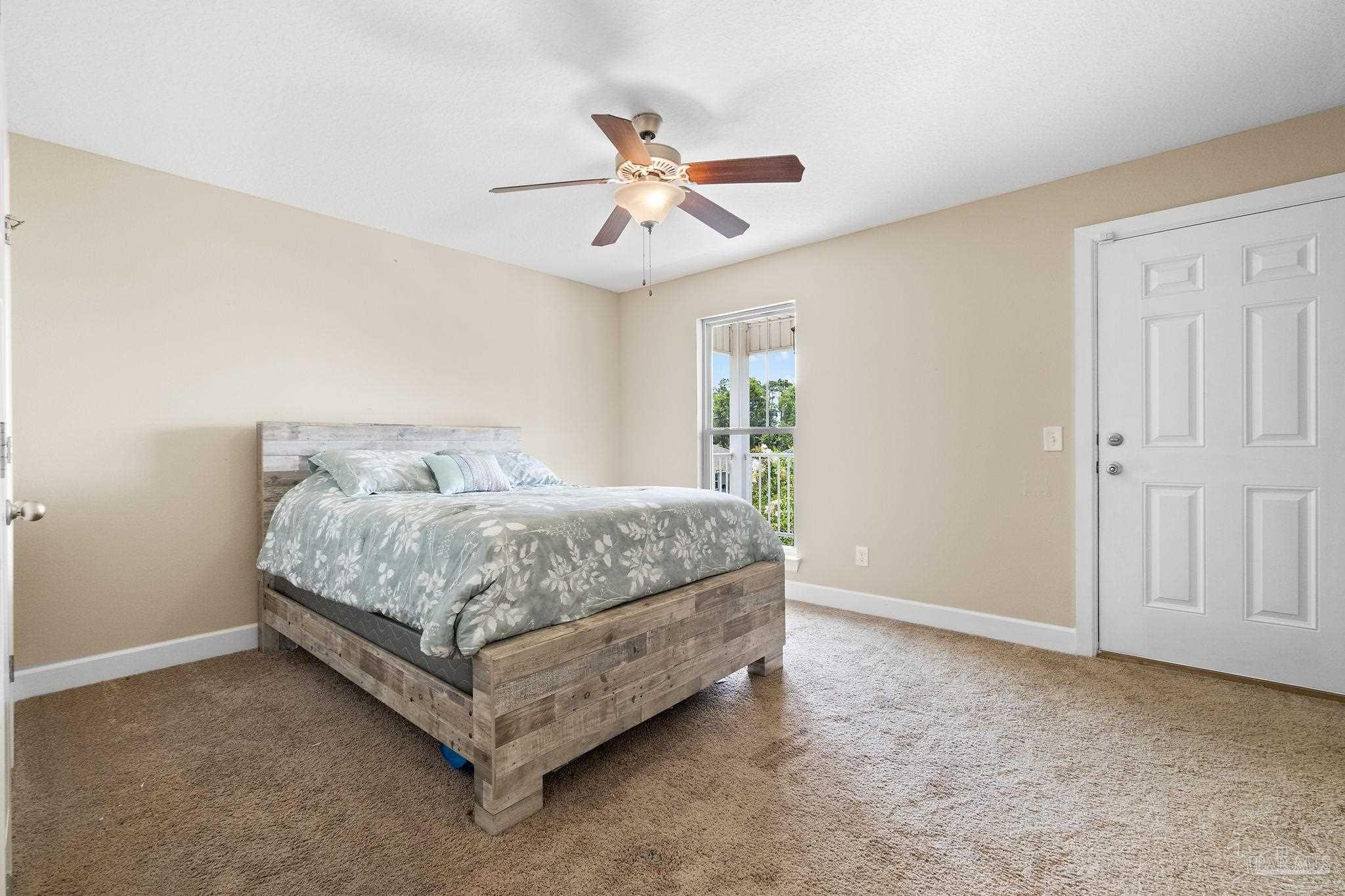 5740 Blackhorse Cir