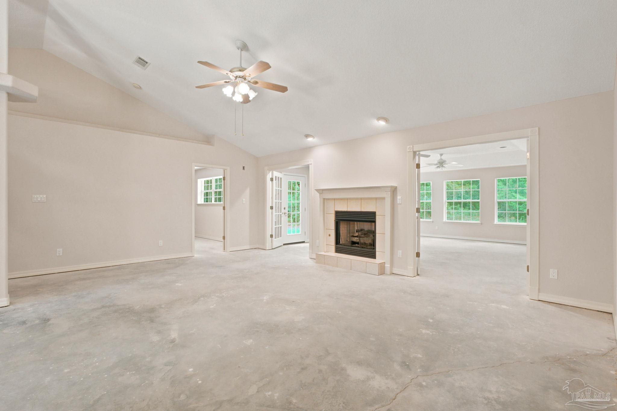 712 Boulder Creek Dr