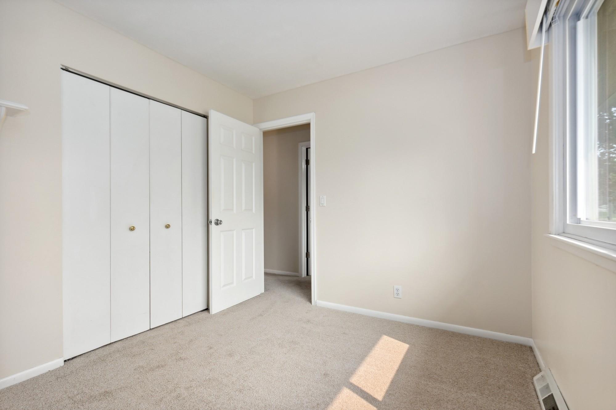 952 Duchess Lane
