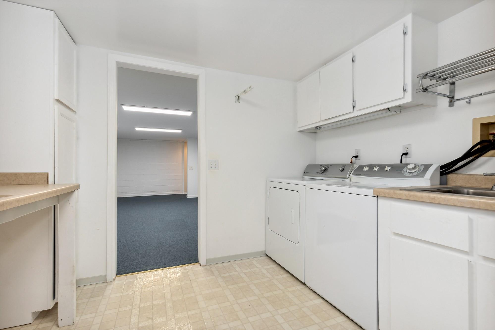 952 Duchess Lane