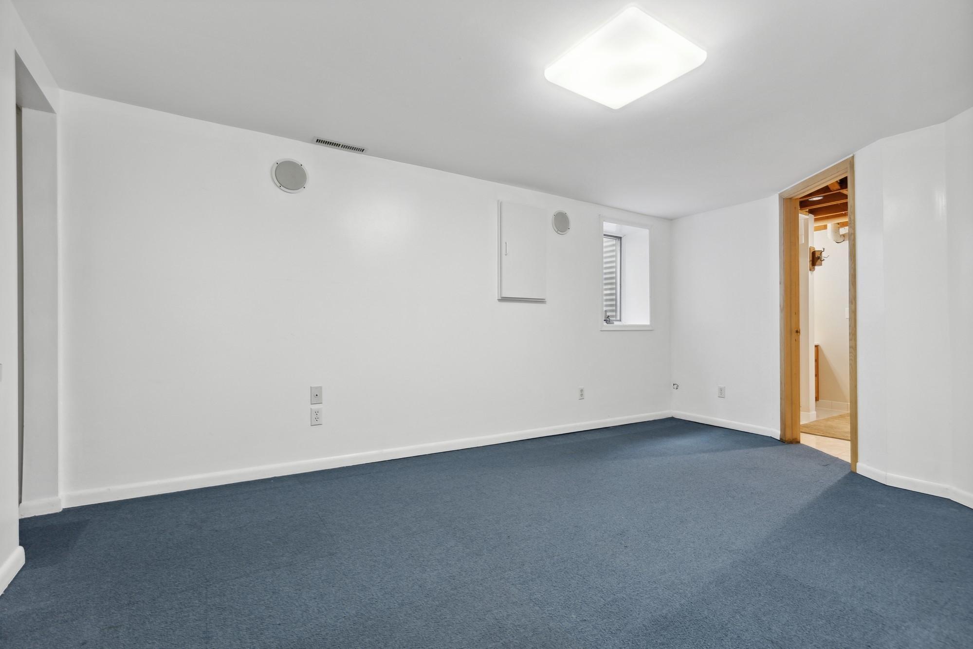952 Duchess Lane