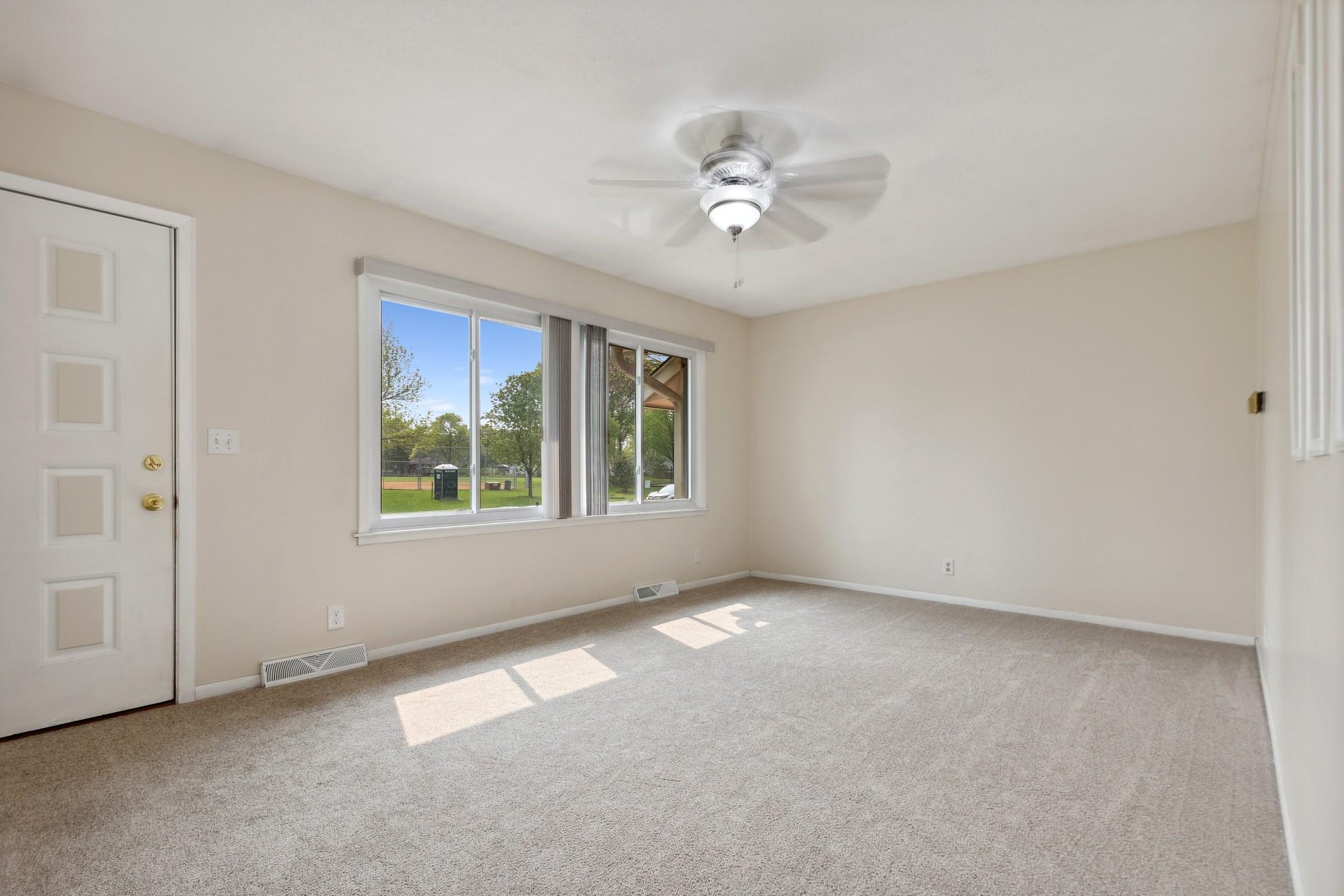 952 Duchess Lane