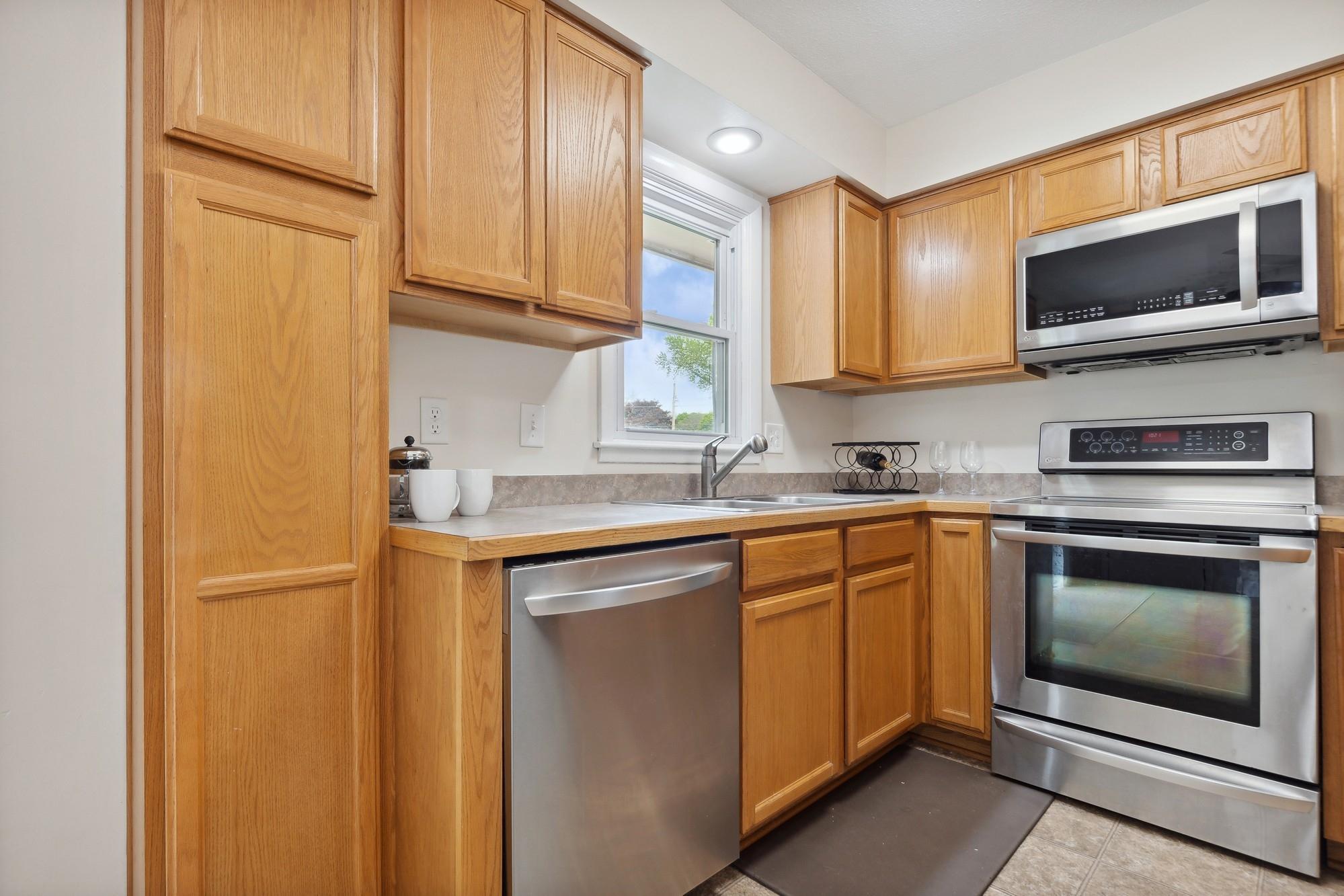 952 Duchess Lane