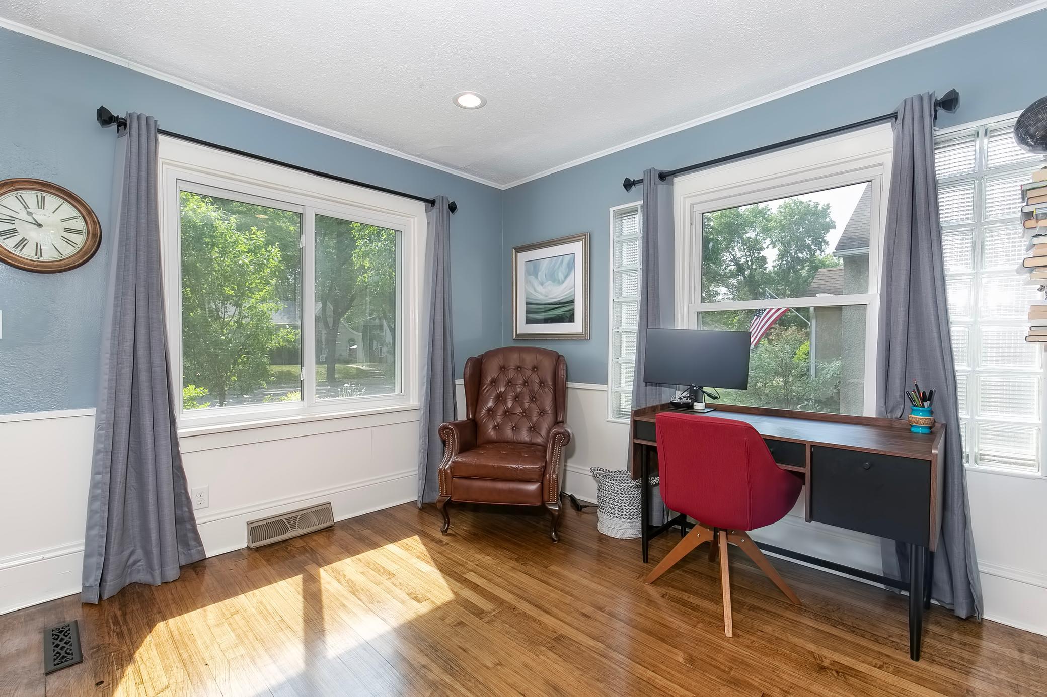 130 17th Avenue N
