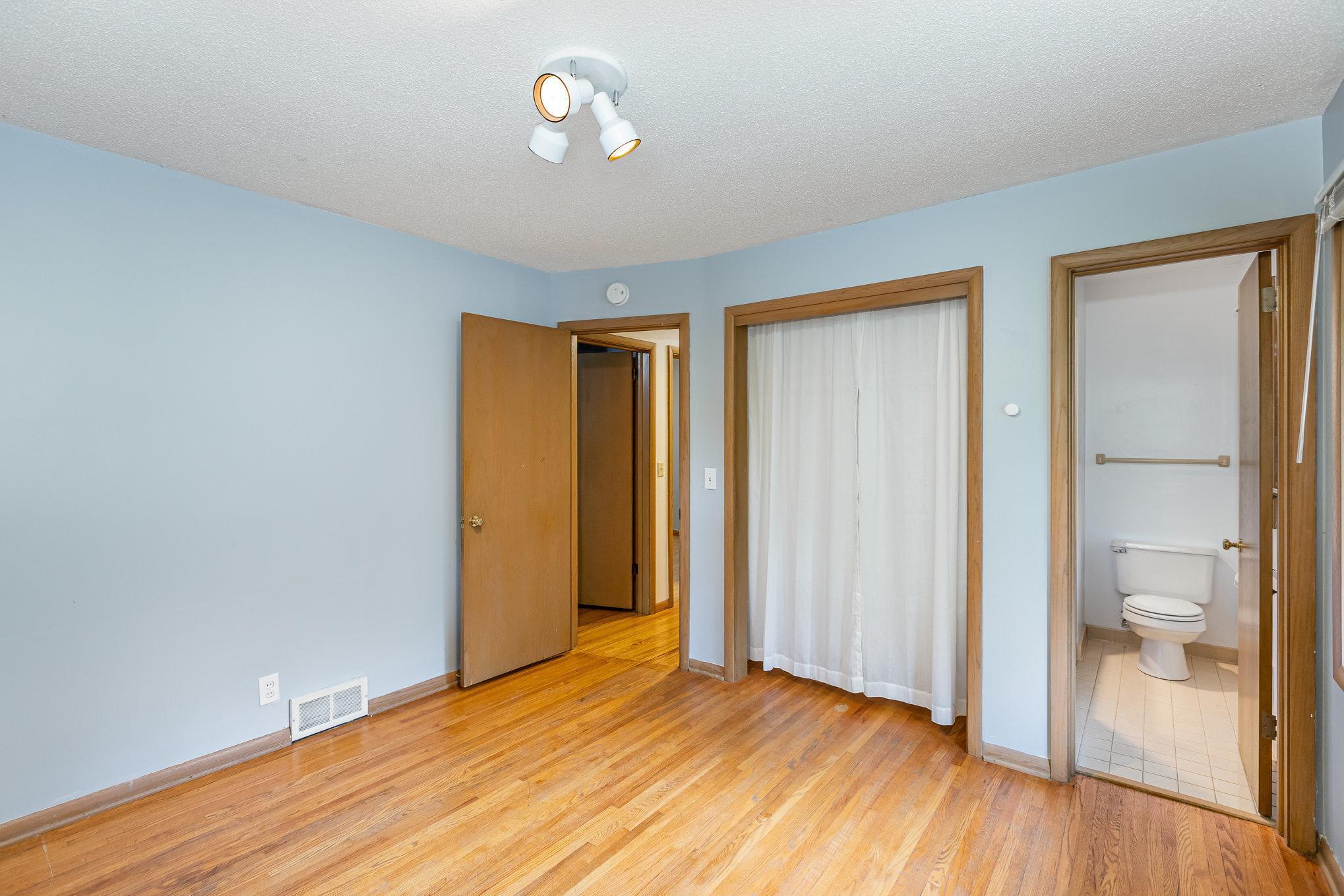 14039 Royal Court