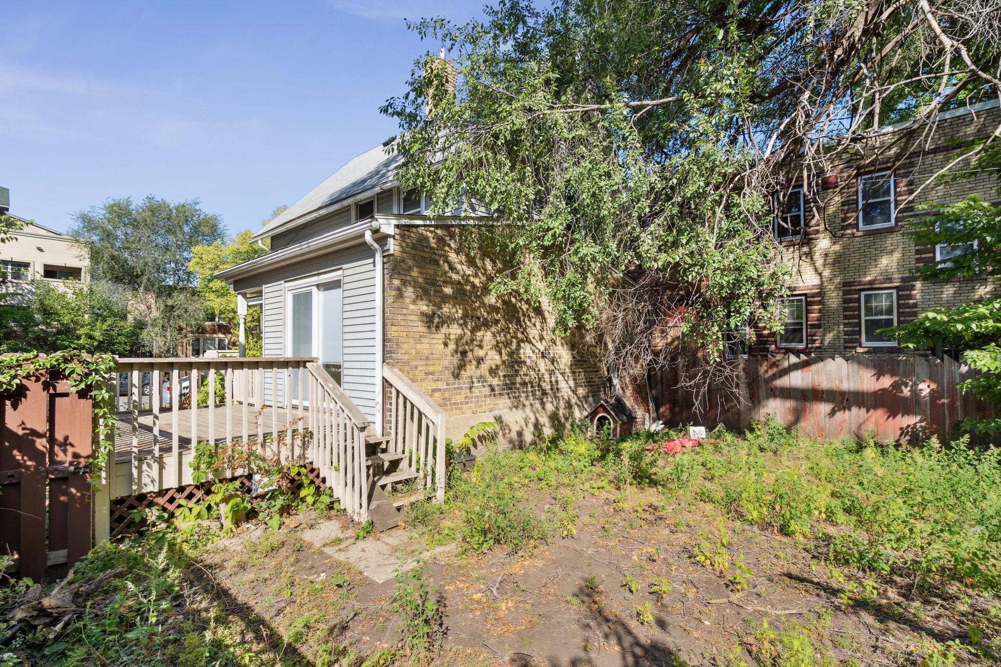 2825 Pleasant Avenue