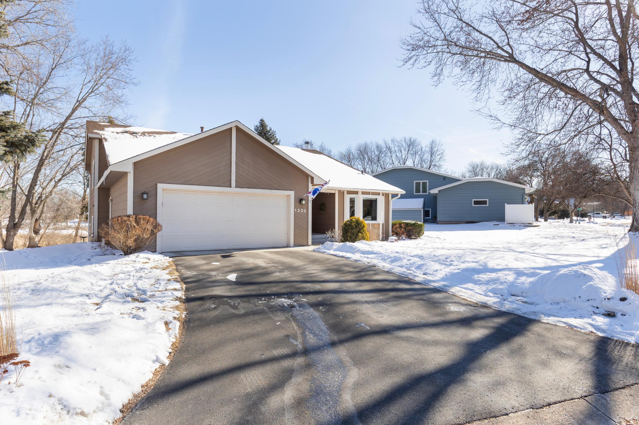 1220 Sycamore Lane N