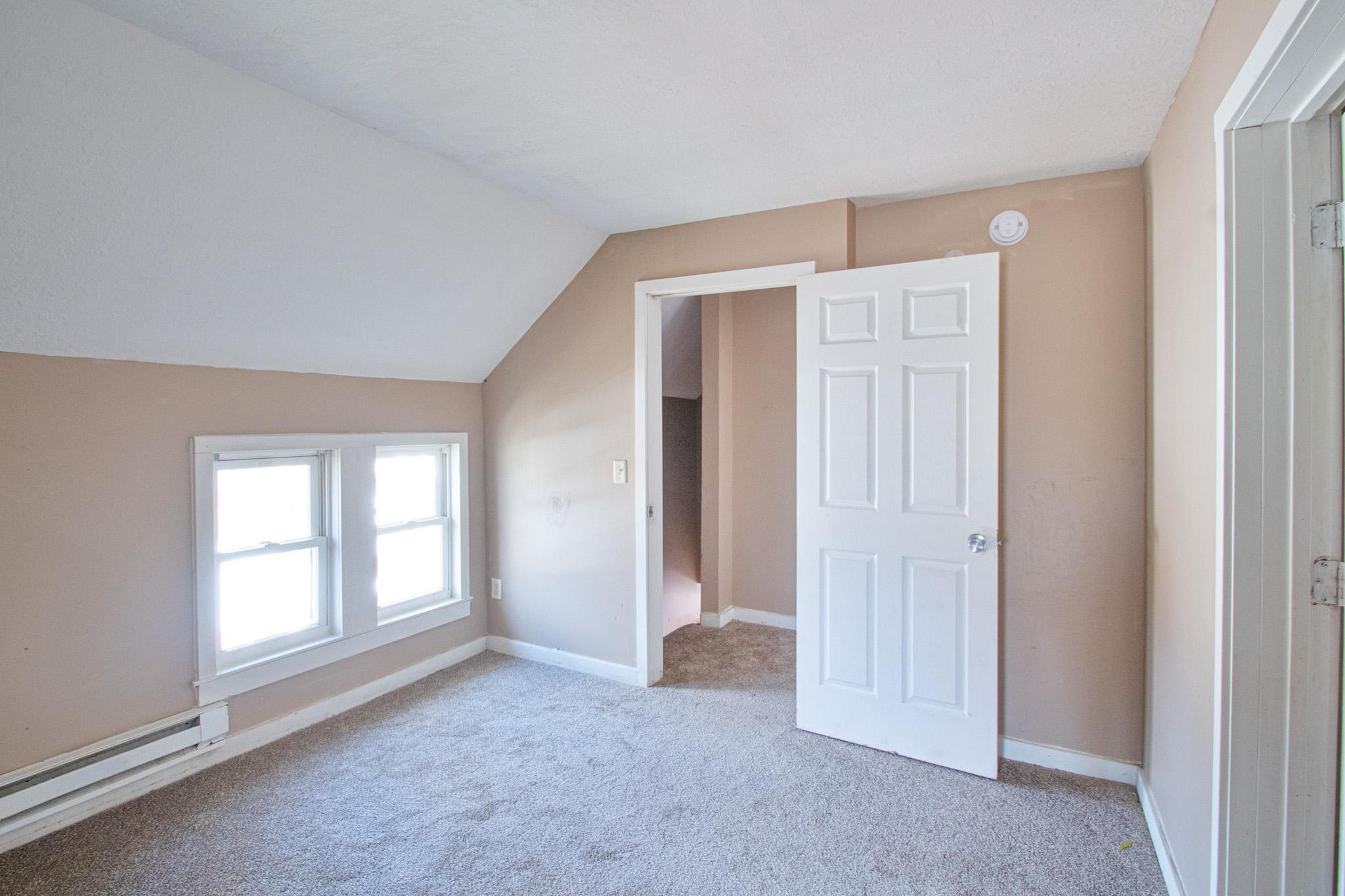 1120 6th Street E