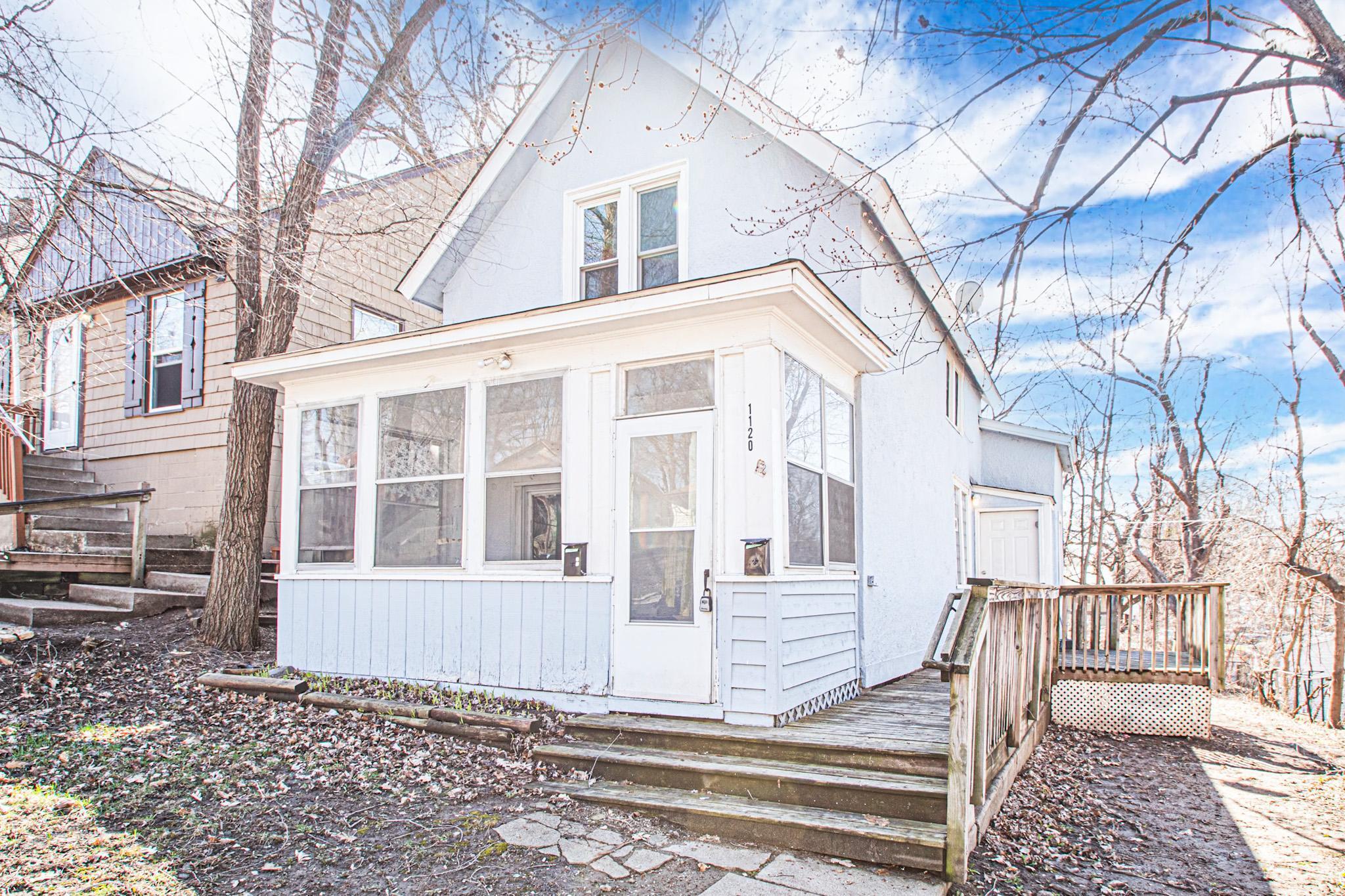 1120 6th Street E