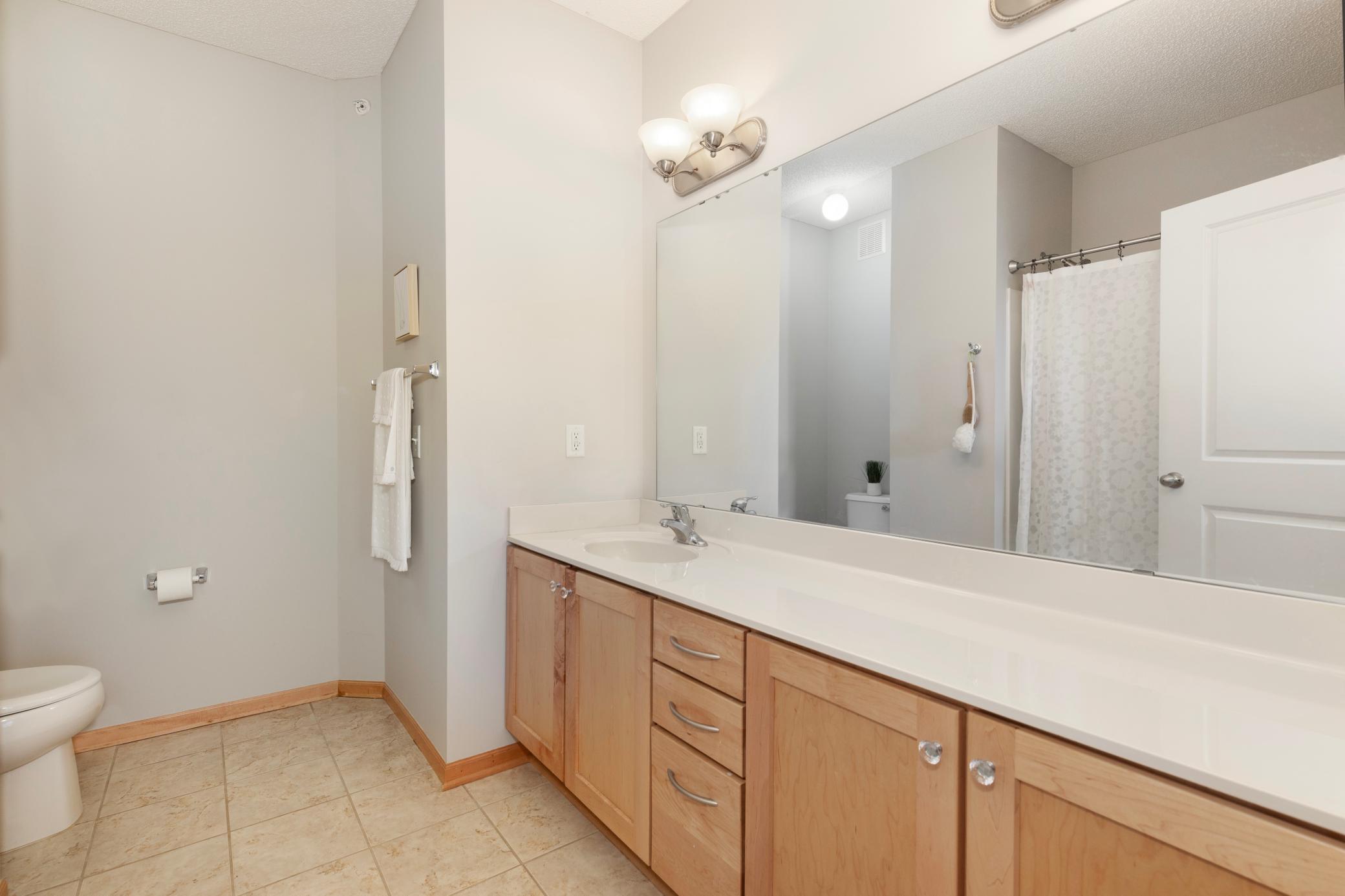 17393 72nd Avenue N Unit: 204
