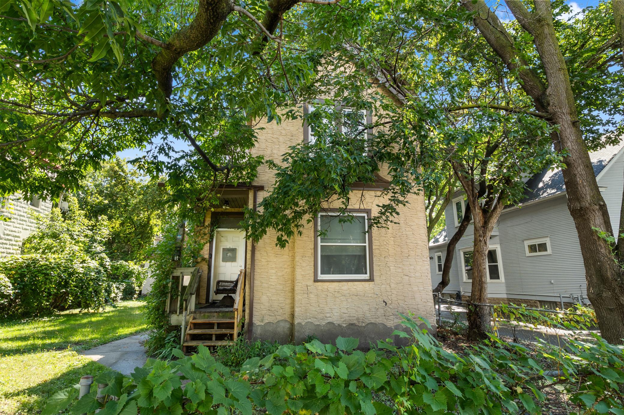 292-294 Thomas Avenue