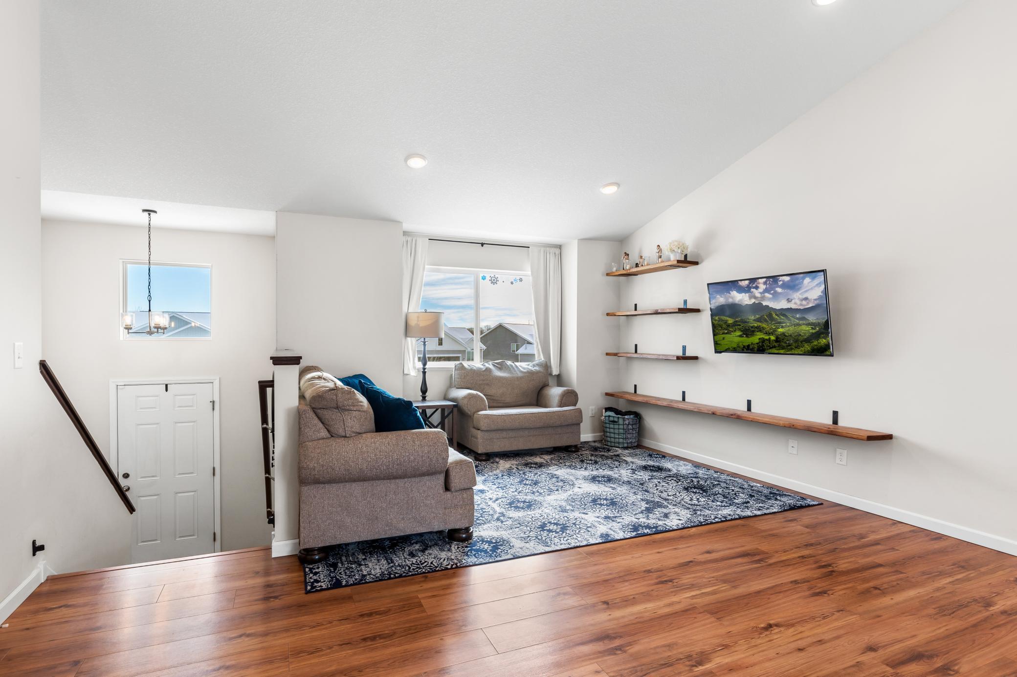 843 Hickory Curve