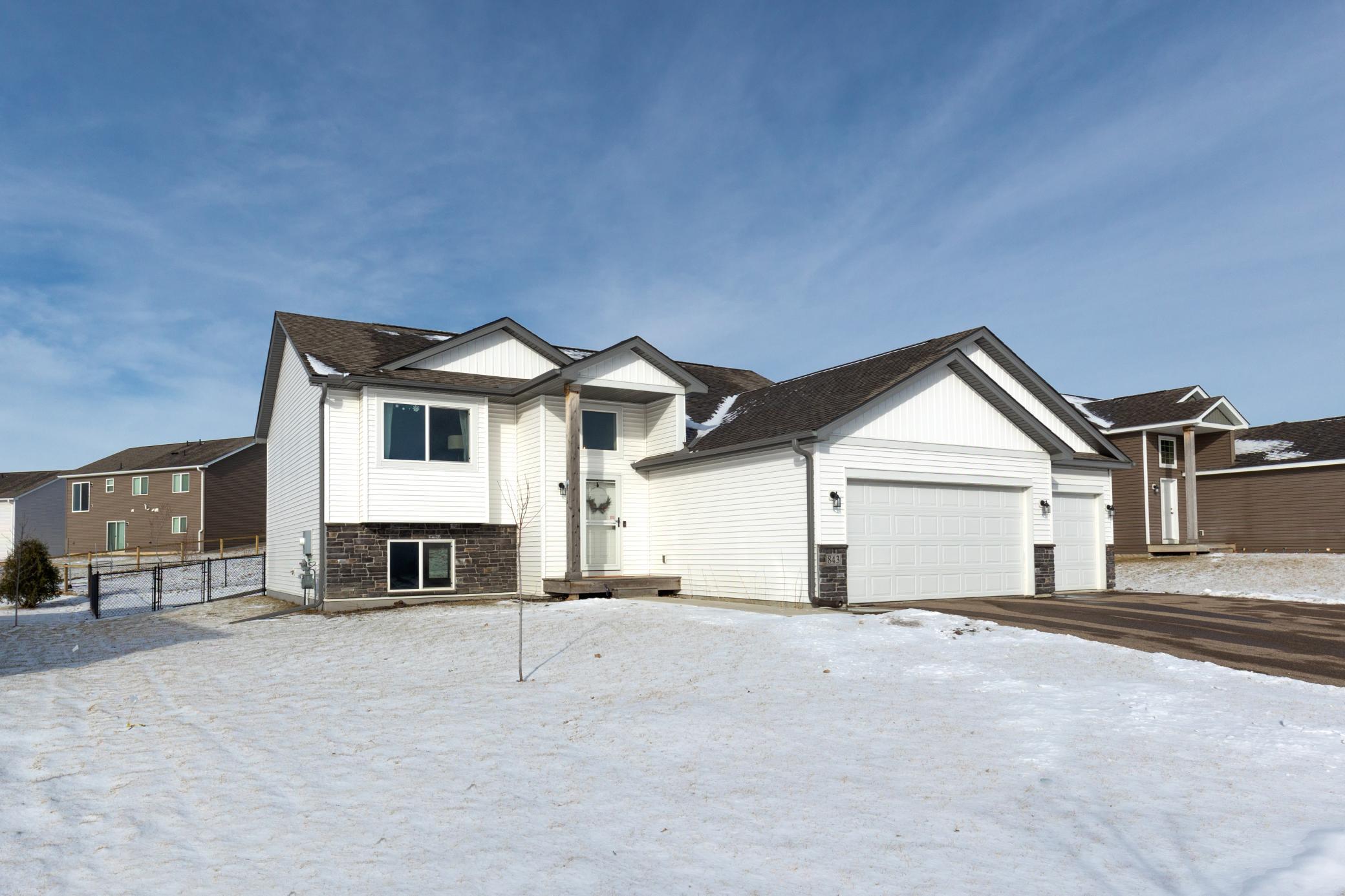 843 Hickory Curve