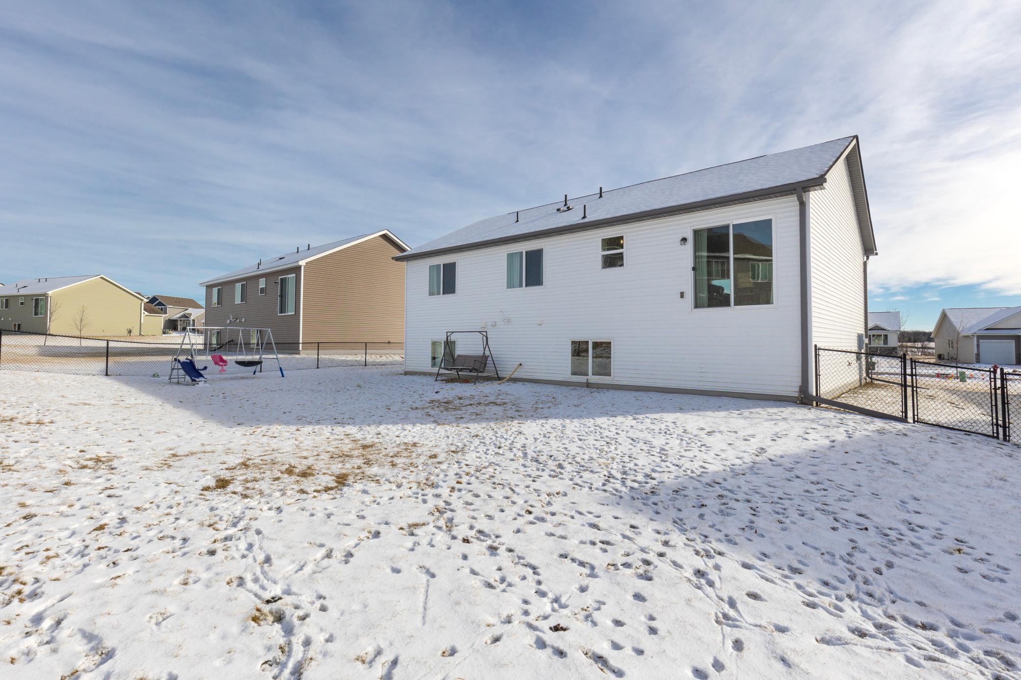 843 Hickory Curve