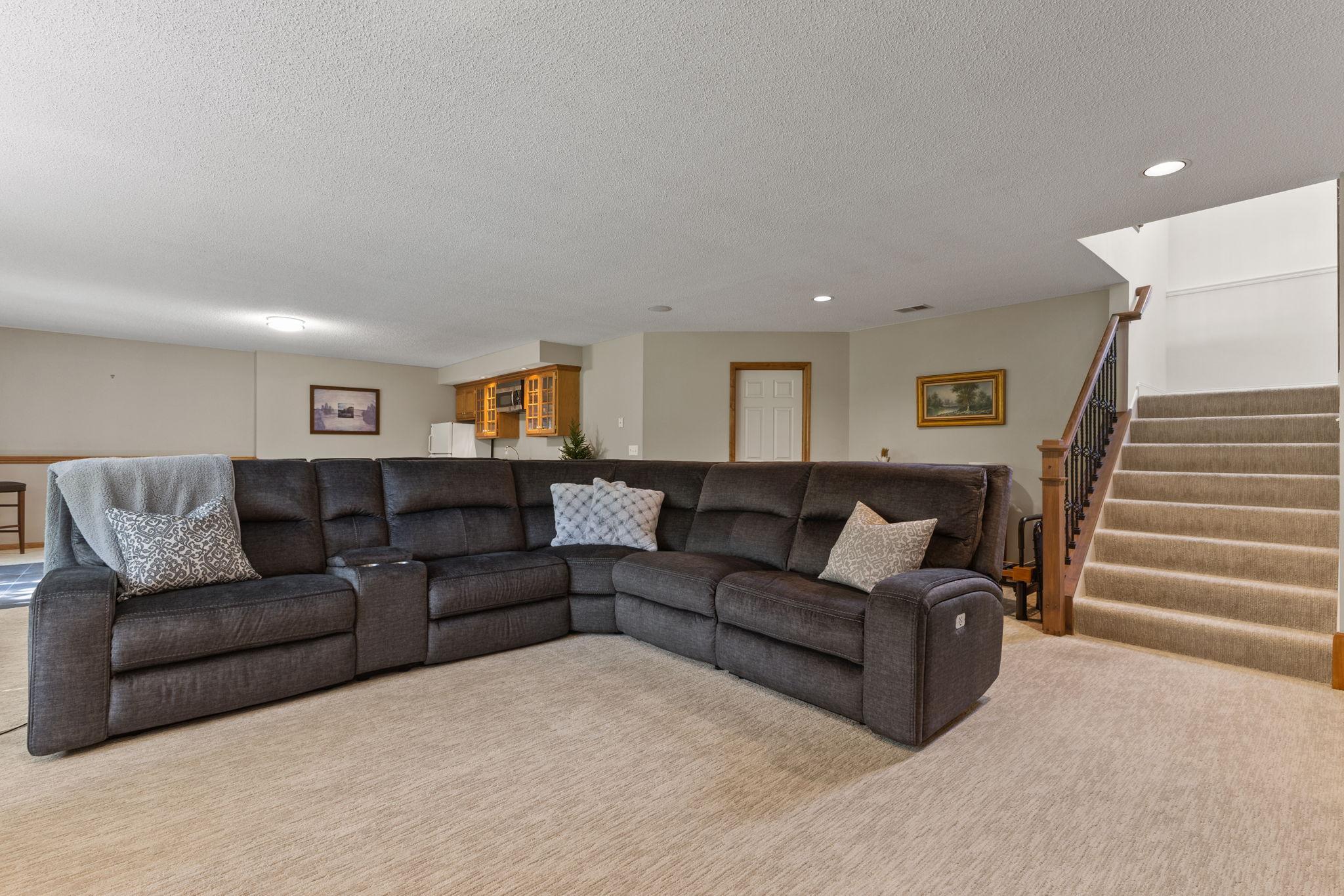 9685 Trillium Court N