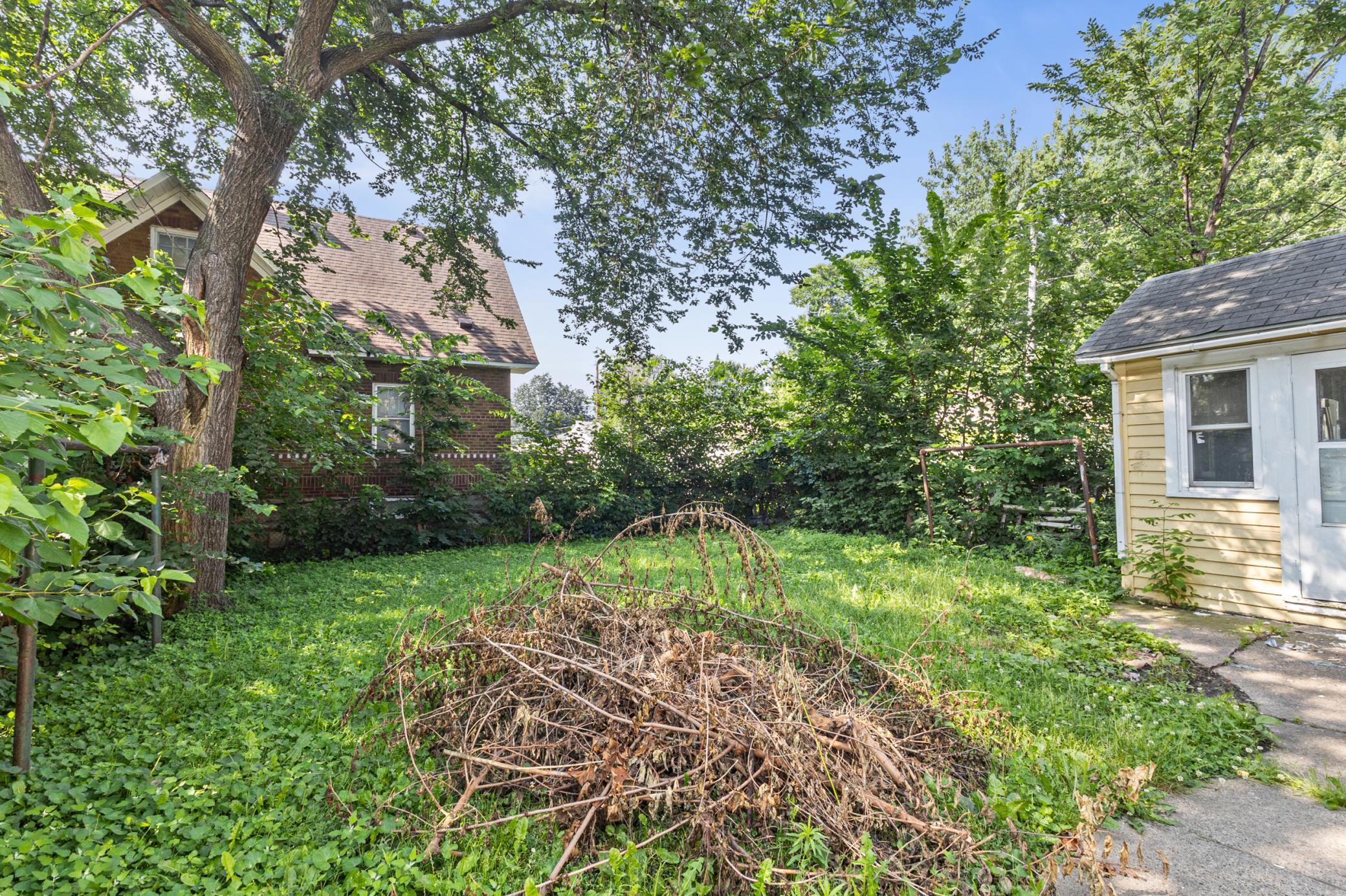 324 Van Buren Avenue