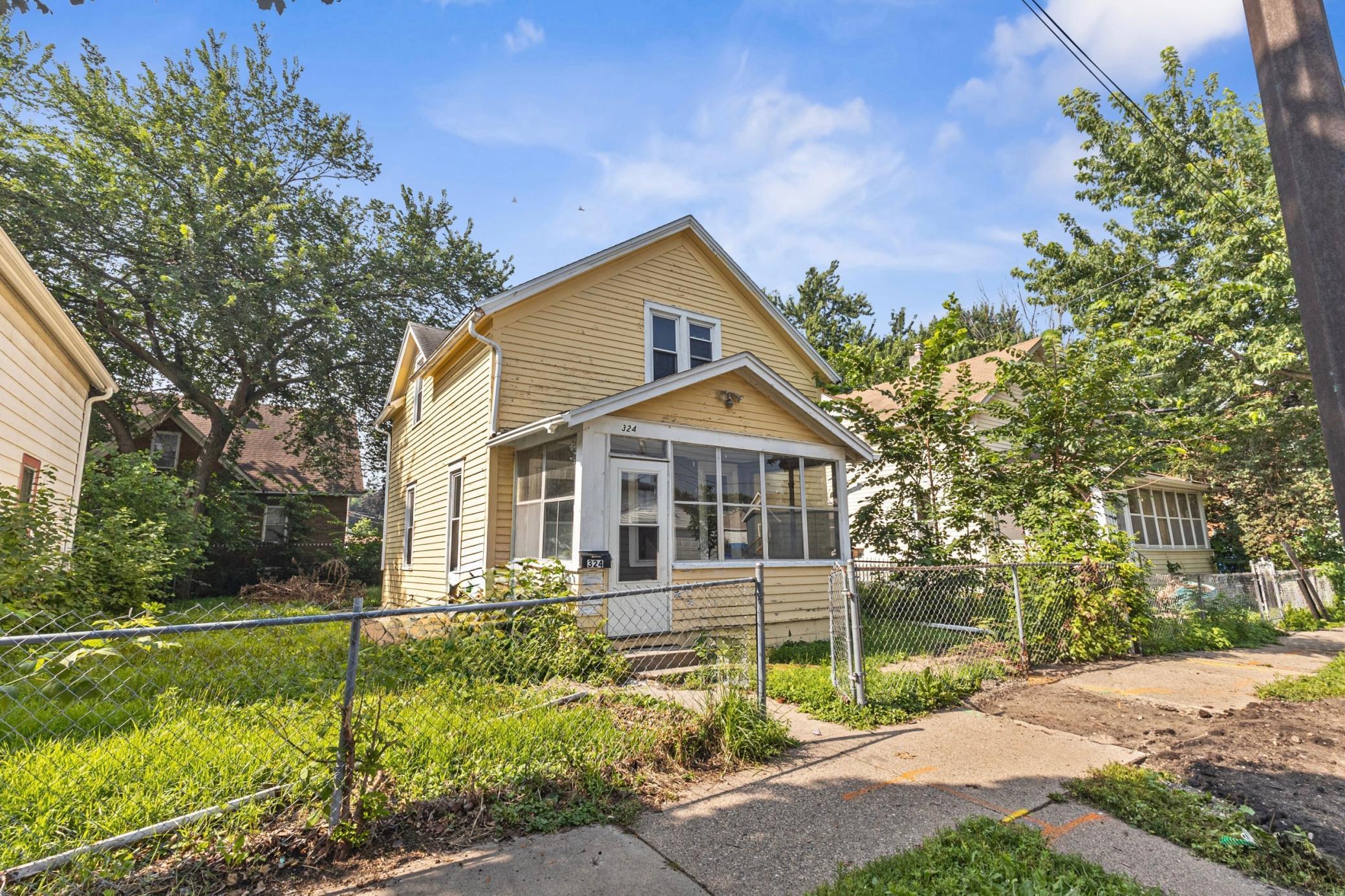 324 Van Buren Avenue