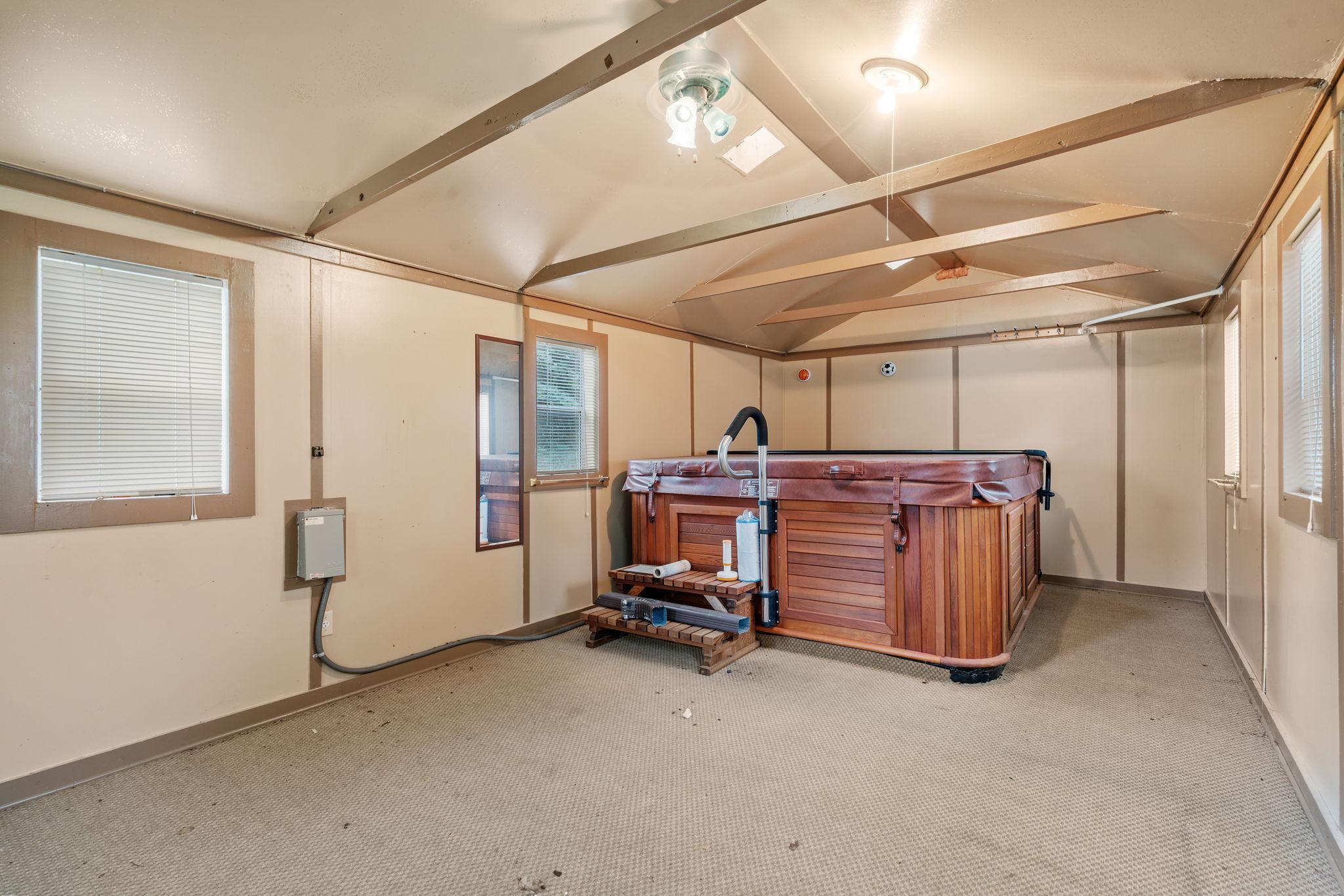 1381 Balsam Street E