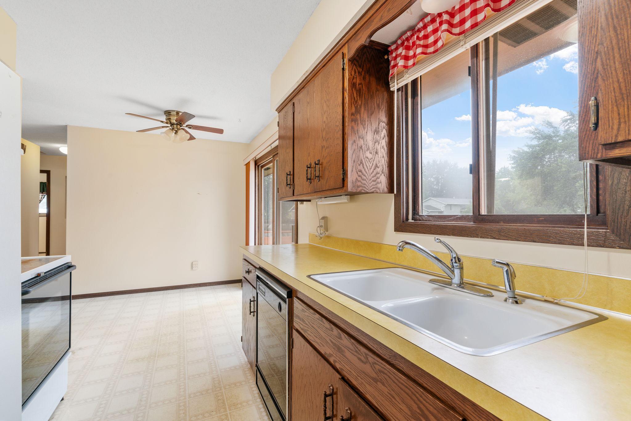 1381 Balsam Street E