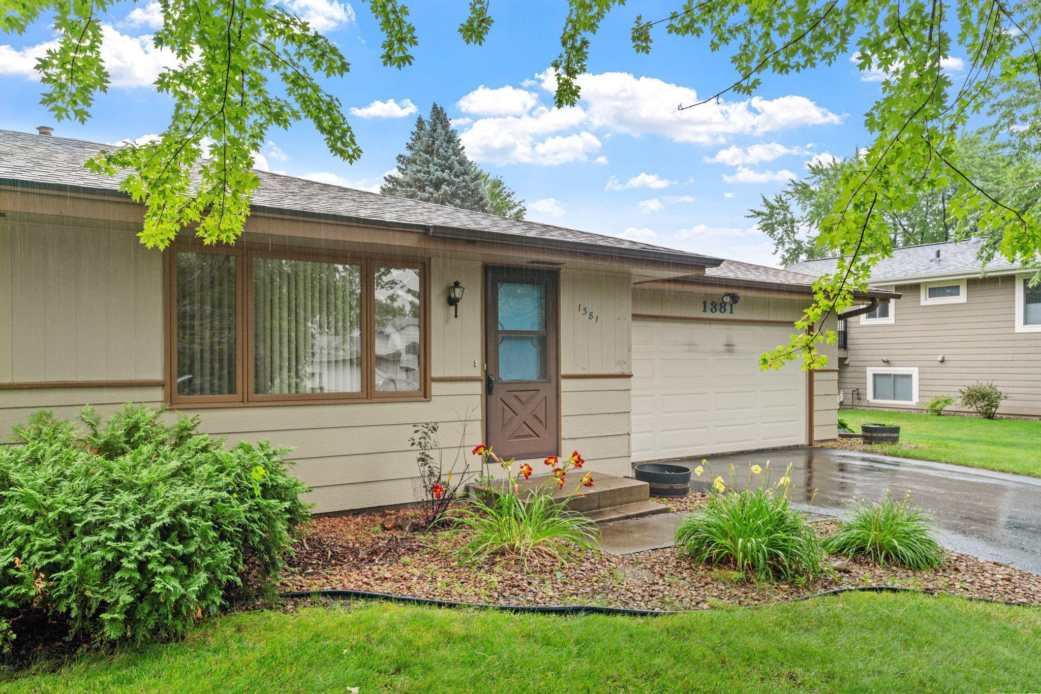 1381 Balsam Street E